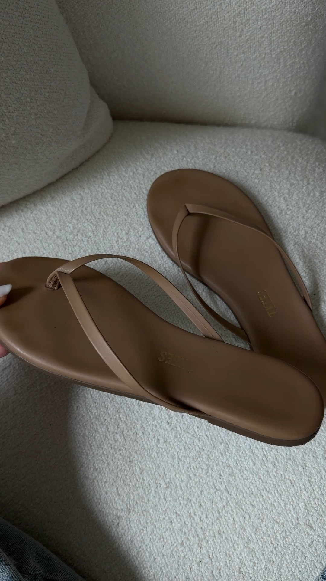 These have been the most comfortable sandals I’ve been loving lately! I’m also linking my other flip flops that I have loved and owned for years #stylinbyaylin

#LTKSeasonal