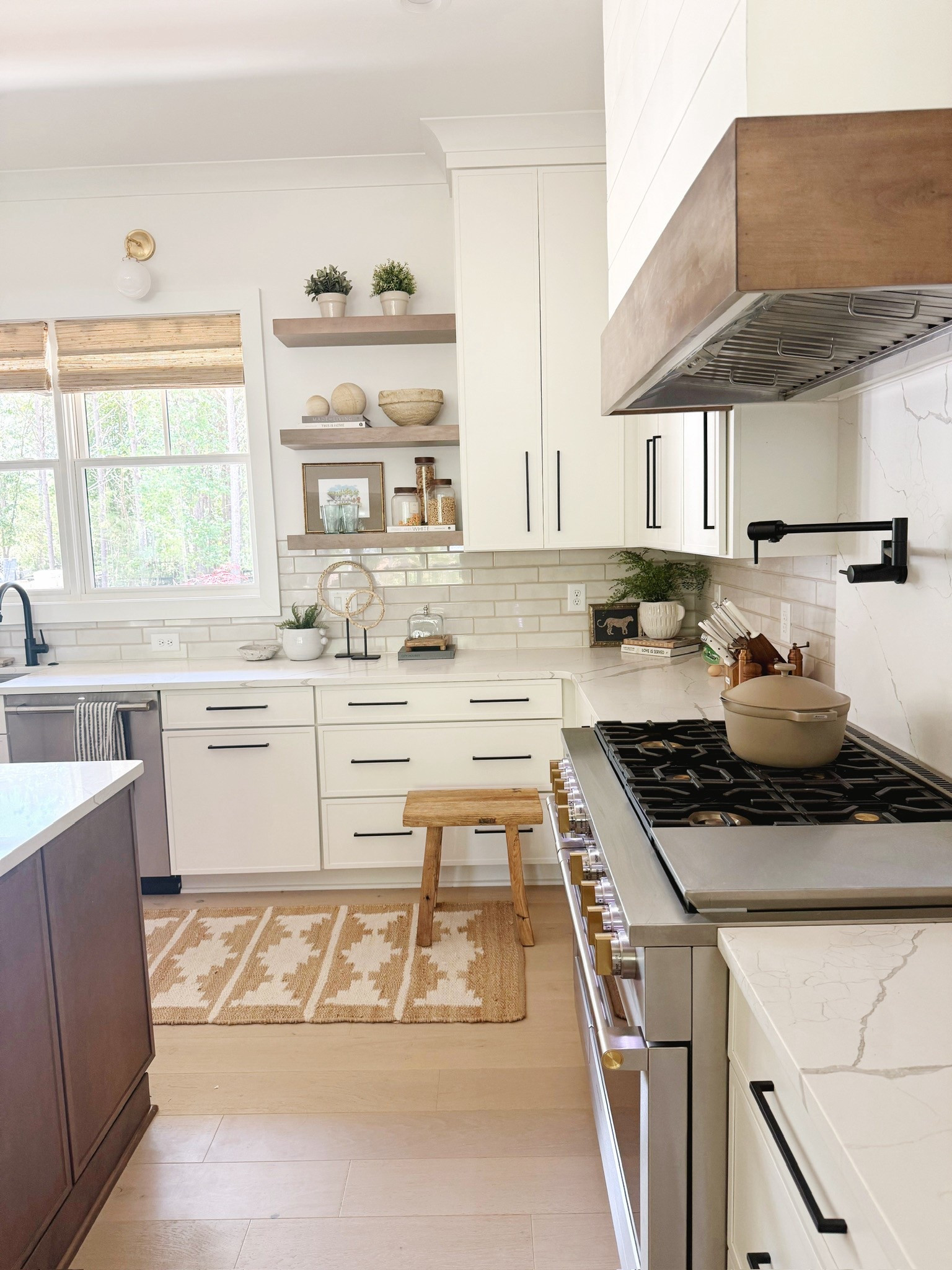 Warm, bright, and beautifully balanced 🤍 This modern classic kitchen blends transitional charm with modern farmhouse warmth — open concept, natural light, and cozy neutrals that flow seamlessly into open living. Effortless and timeless. #ModernClassic #TransitionalKitchen #ModernFarmhouse #OpenConceptLiving #WarmNeutrals #LTKhome #KitchenInspo #porcheandco

#LTKStyleTip #LTKHome