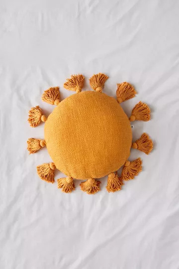 Savannah Round Throw Pillow | Urban Outfitters (US and RoW)