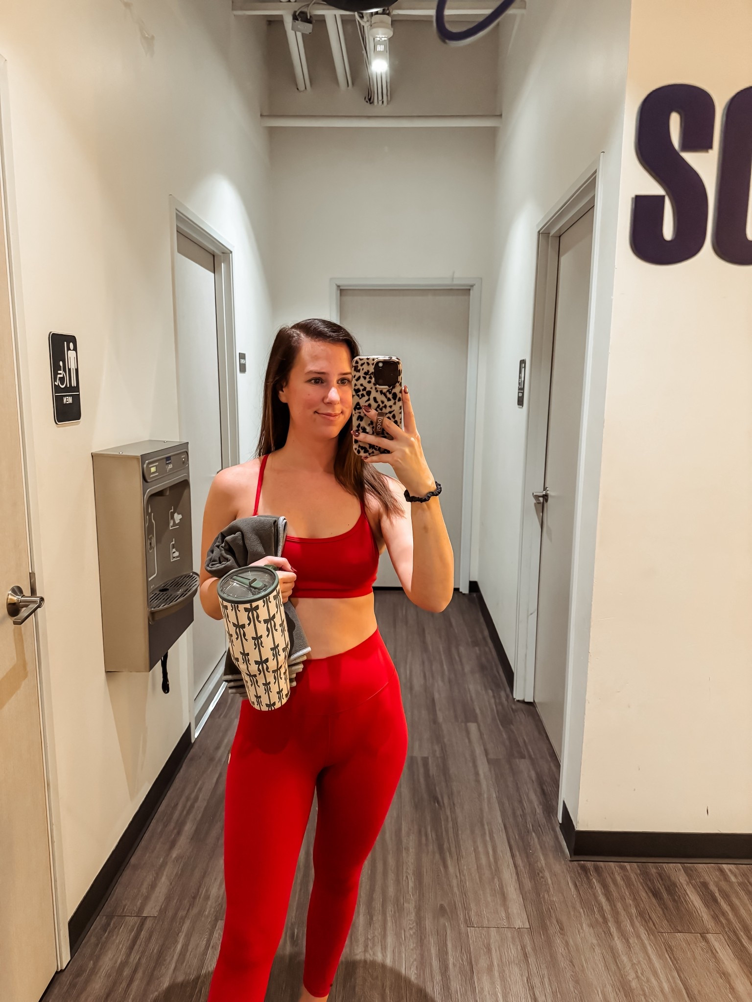 Red set // Vuori // under $100 // sports bra // leggings // Christmas // gifts for her // on sale // Pilates // yoga // hydrojug

#LTKselfcare #LTKSaleAlert #LTKActive