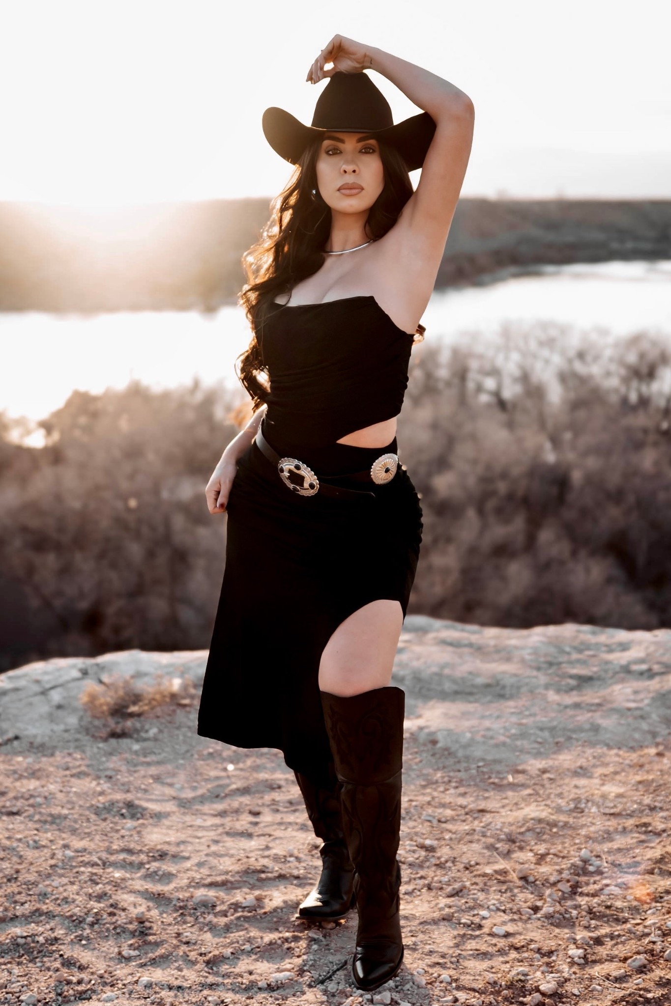 5’5” 140 pounds.
Top- size 2-4
Skirt small
Belt- small
Boots-size 7
