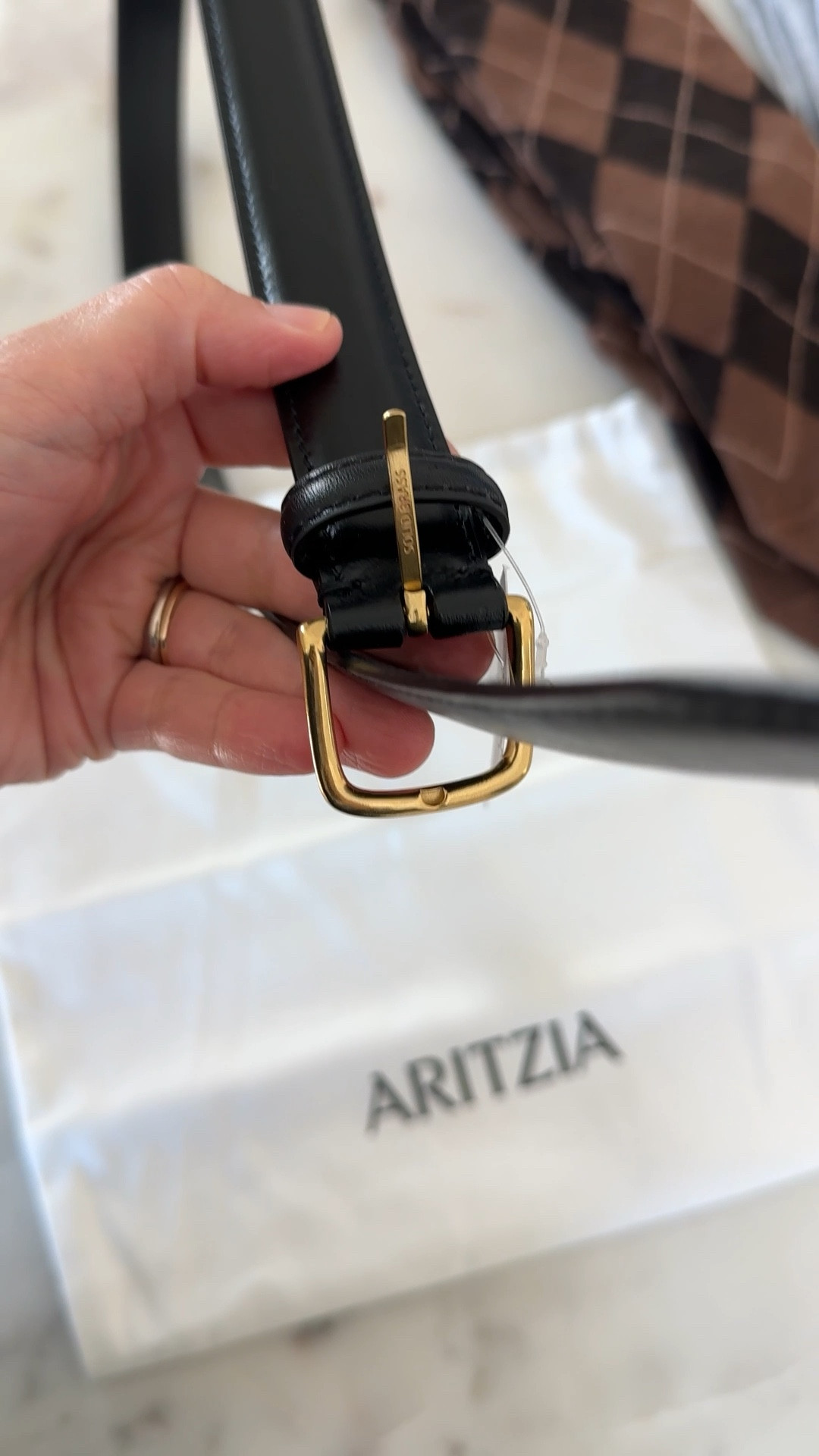 My favorite gifts to give from @aritiza. They have incredible trouser socks that come in xs, stunning belts that look good on everyone, cashmere neck warmer, and the coziest fleece sweats. #aritziapartner


#LTKGiftGuide #LTKHoliday