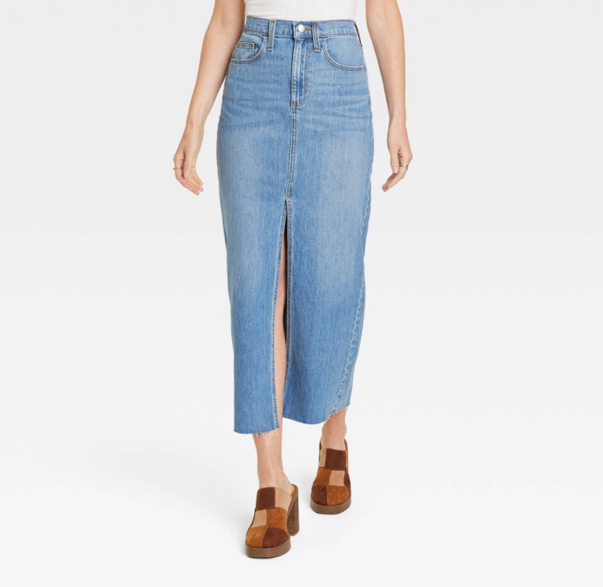 Budget-friendly denim skirt 💙

#LTKSeasonal #LTKFind #LTKstyletip