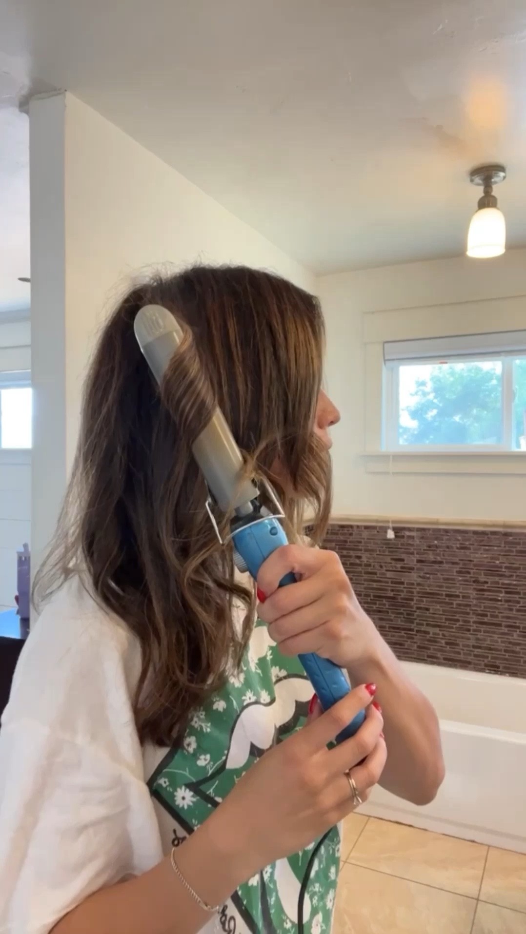 Curling iron 🫶🏼