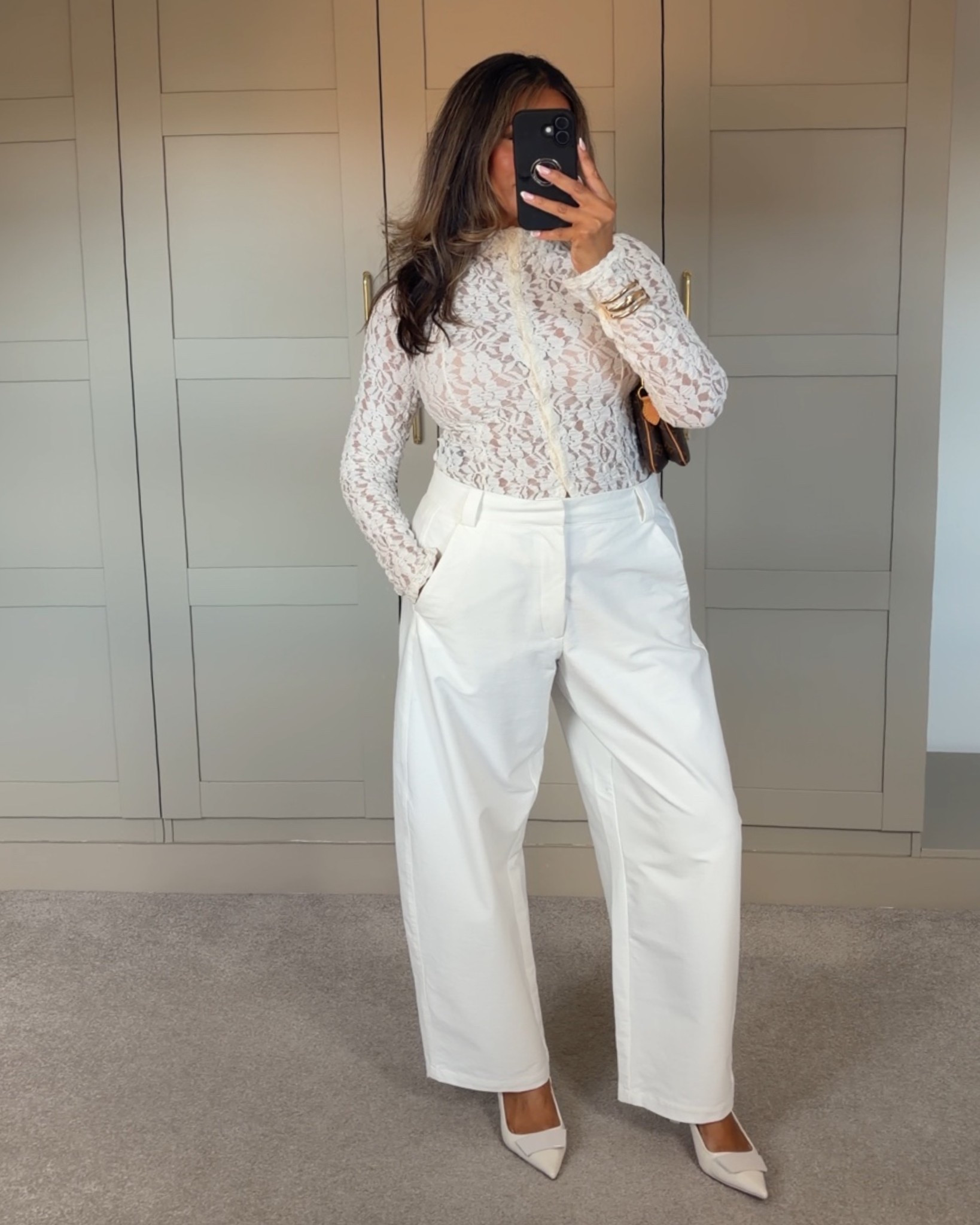 An outfit I wore for dinner out. I’m wearing size small in the top and a medium in the trousers 🤍