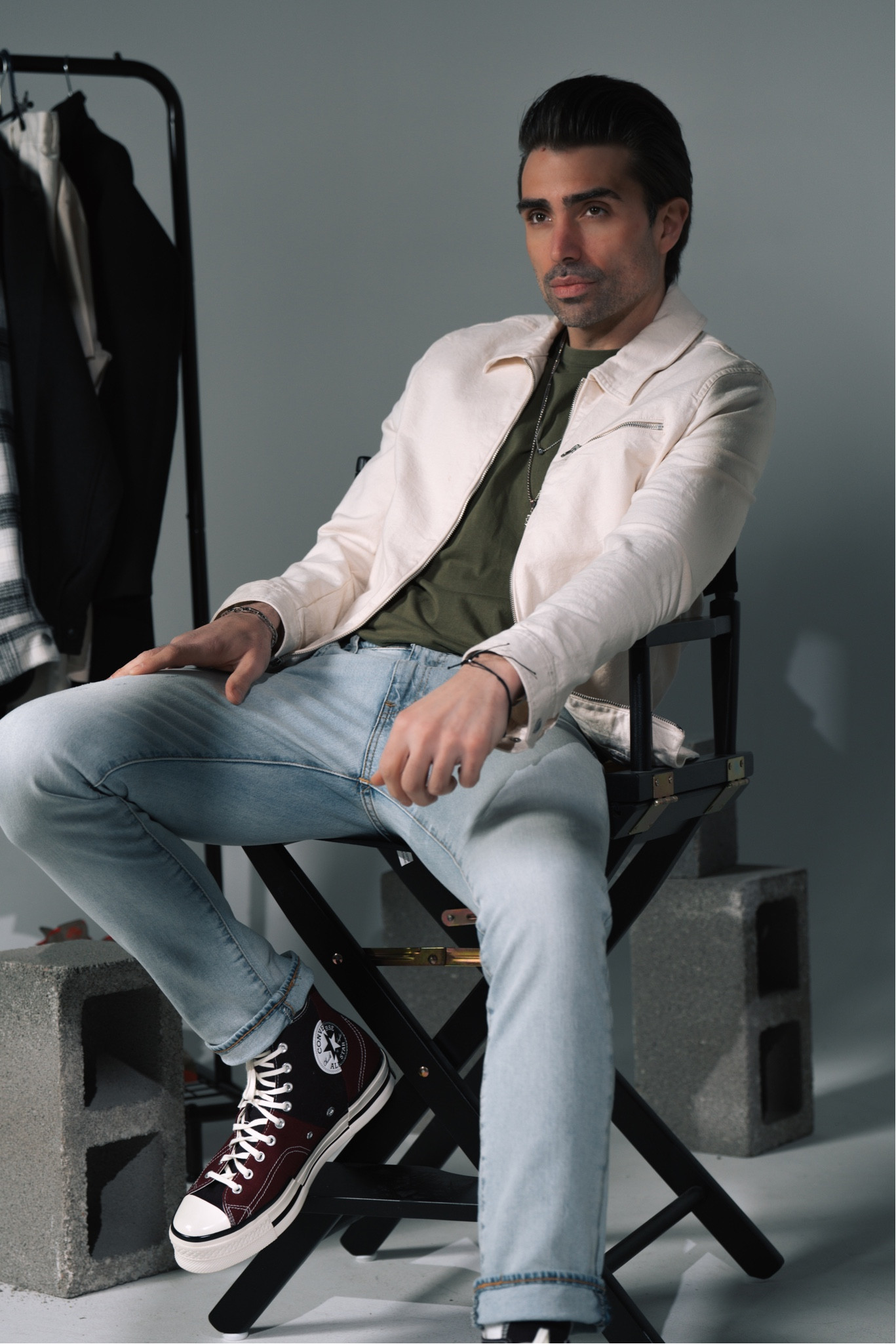 A casual sporty look with converse 

#LTKstyletip #LTKmens #LTKSeasonal