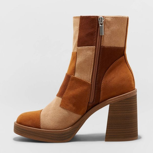 Women's Olly Platform Boots - Universal Thread™ | Target