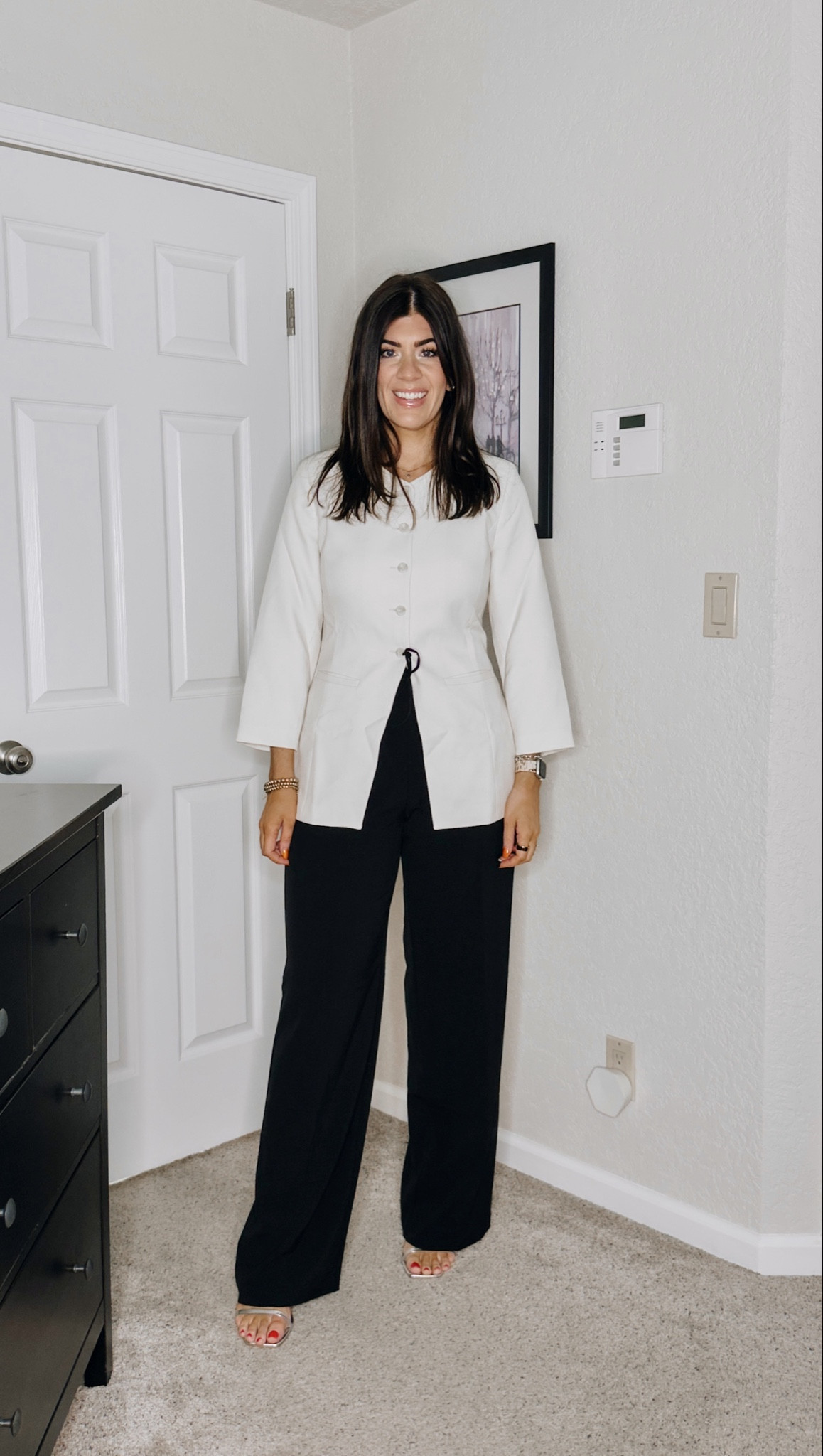 50% off old navy finds
In a medium collarless blazer
Medium tall pull on pant 

#LTKSaleAlert #LTKMidsize #LTKWorkwear