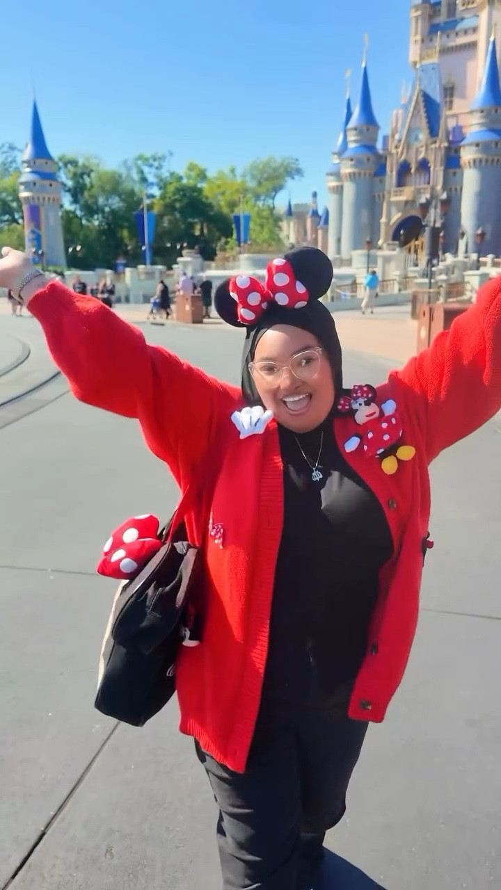 She’s baaack!!! I’m finally back in my happy place and it feels amazing! 🥹

Follow along in my stories for the day to day and if you miss anything it’ll be in the “Disney 2025” story highlight 💗

#waltdisneyworld #disneyworld #disneygirl #disneymom