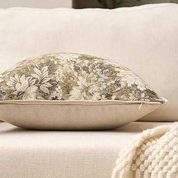Yangest Neutral Floral Pillow Cover 18 x18 Inches, Vintage Chenille Square Throw Pillow Cover Sof... | Amazon (US)