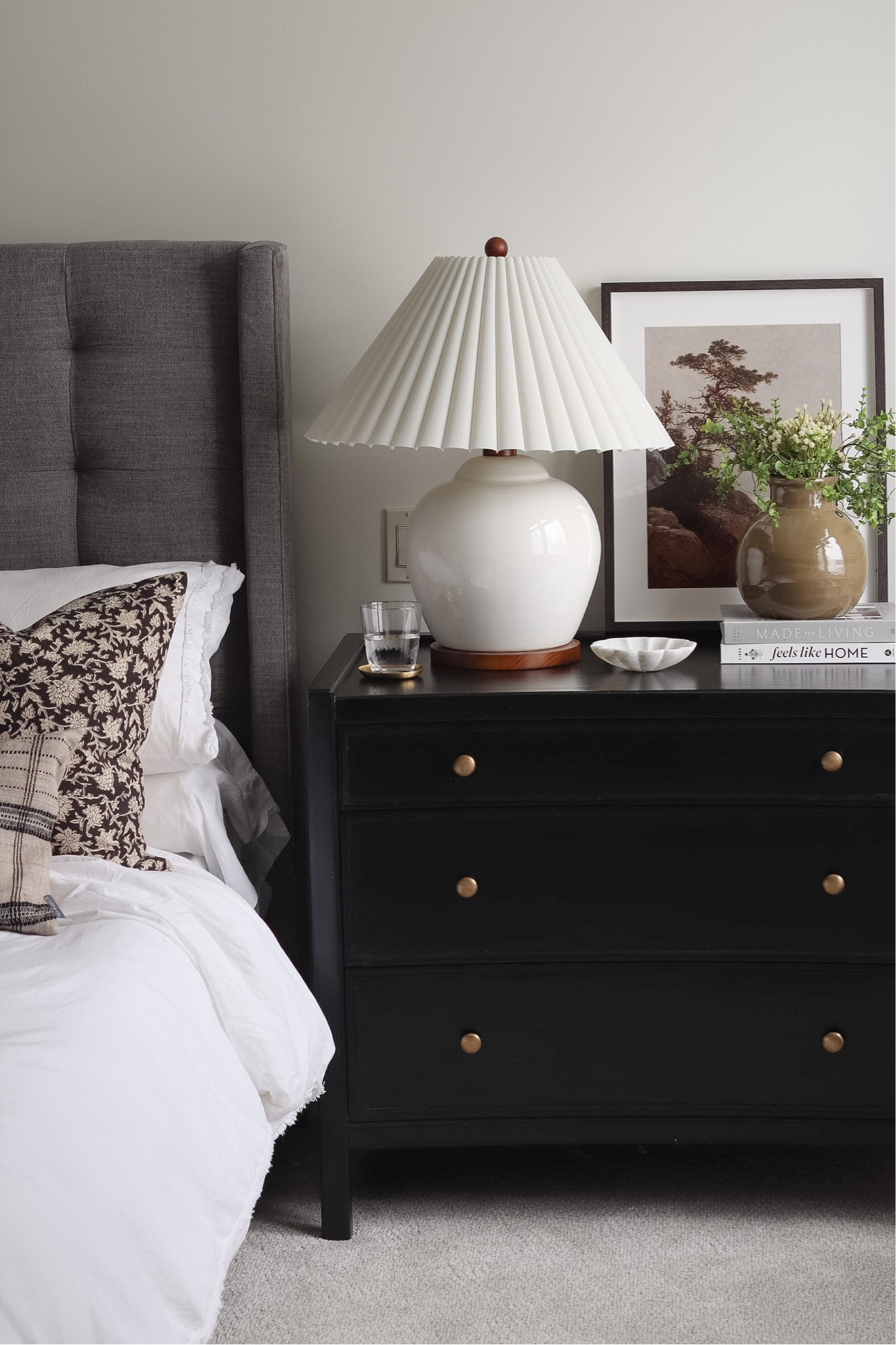 Nightstand decor idea for your bedroom! 

Bedroom | home decor | nightstand   | vase | interior design ideas | bedroom decor


#LTKstyletip #LTKhome #LTKFind