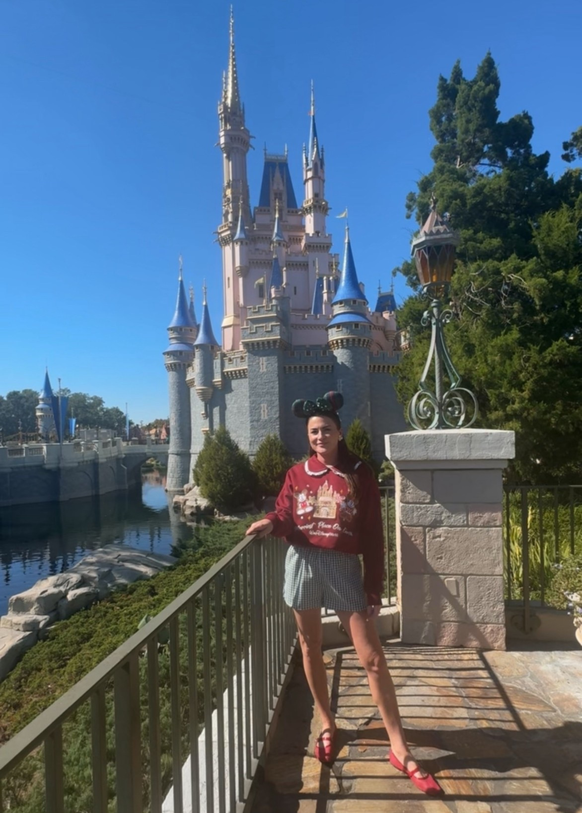 Disney Christmas outfit 🏰 

#LTKHoliday #LTKSeasonal #LTKootd