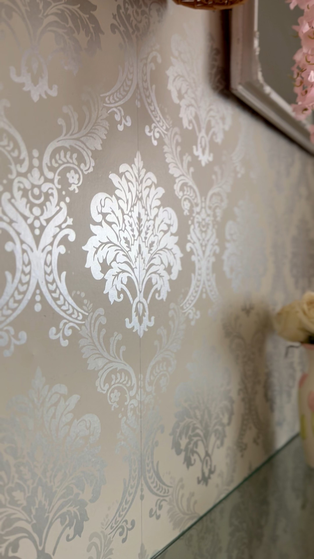 Vintage Wallpaper 🩷

#LTKHome #LTKFindsUnder50 #LTKU
