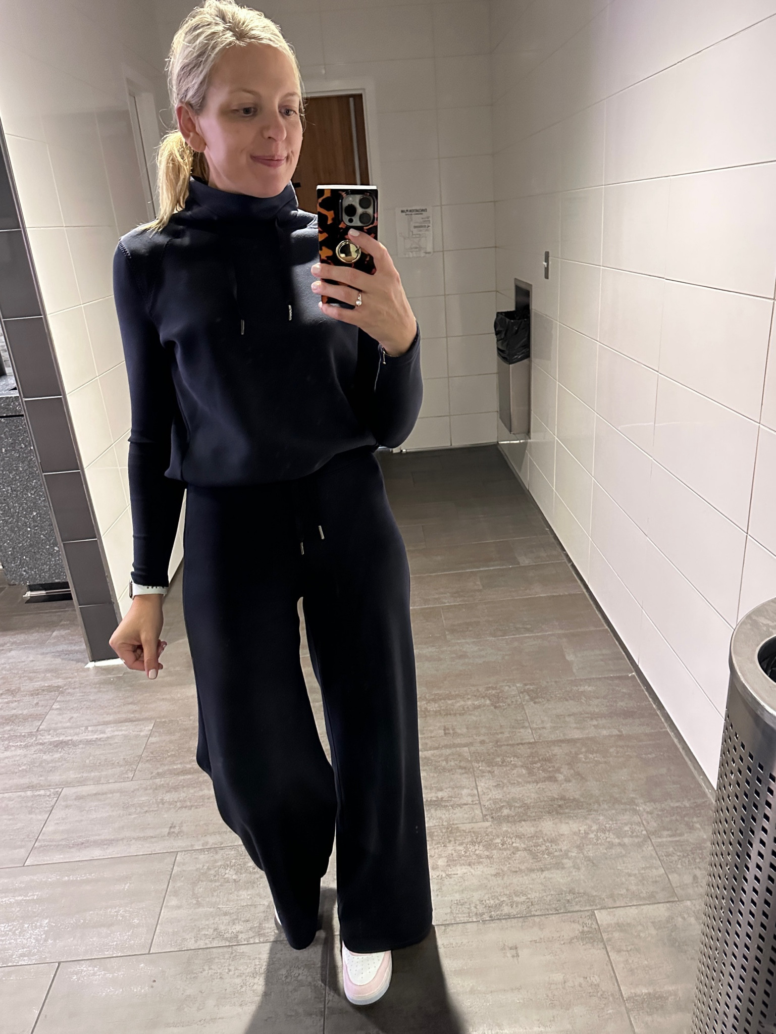 Travel outfit 

#spanx #traveloutfit #navybluepants #confuoutfit #planeoutfit 

#LTKtravel