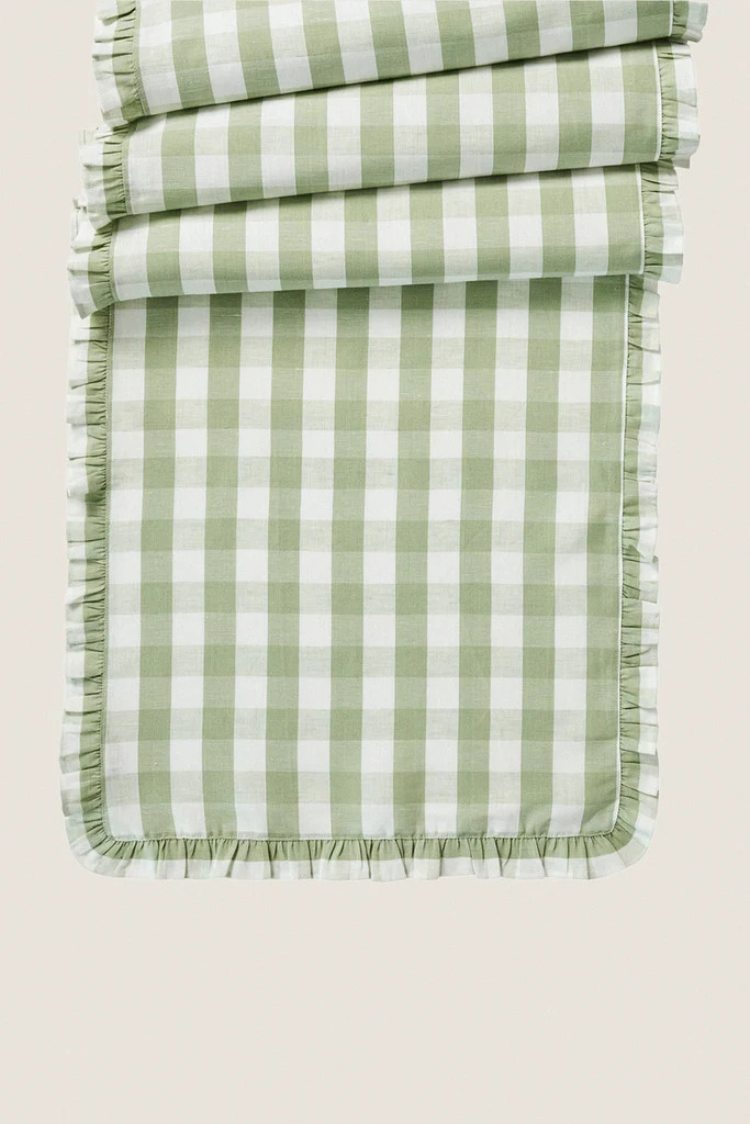 Seagrass Gingham Ruffle Table Runner | Tuckernuck (US)