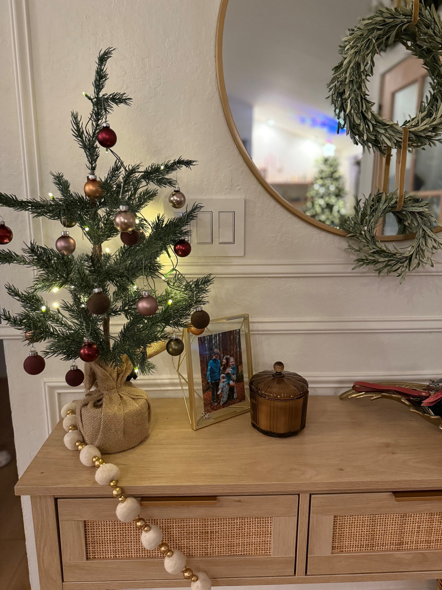 Decorating for Christmas = instant dopamine hit 🎄💫

#LTKHome #LTKHoliday