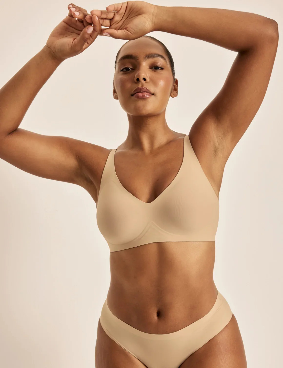 Revolution V-Neck Bra | Wireless V-Neck Bra | Knix CA