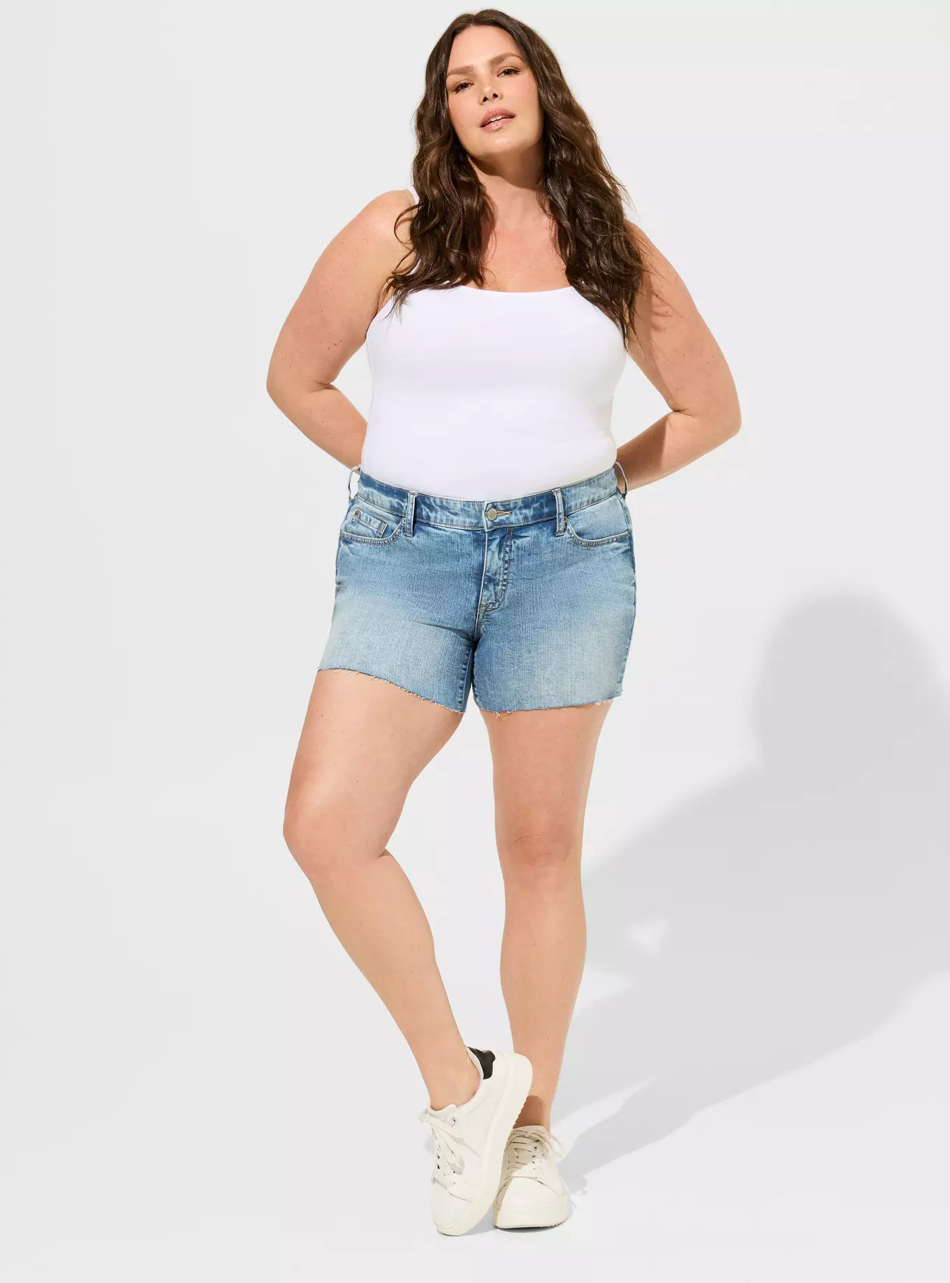 5 Inch Boyfriend Vintage Stretch Mid-Rise Short | Torrid (US & Canada)