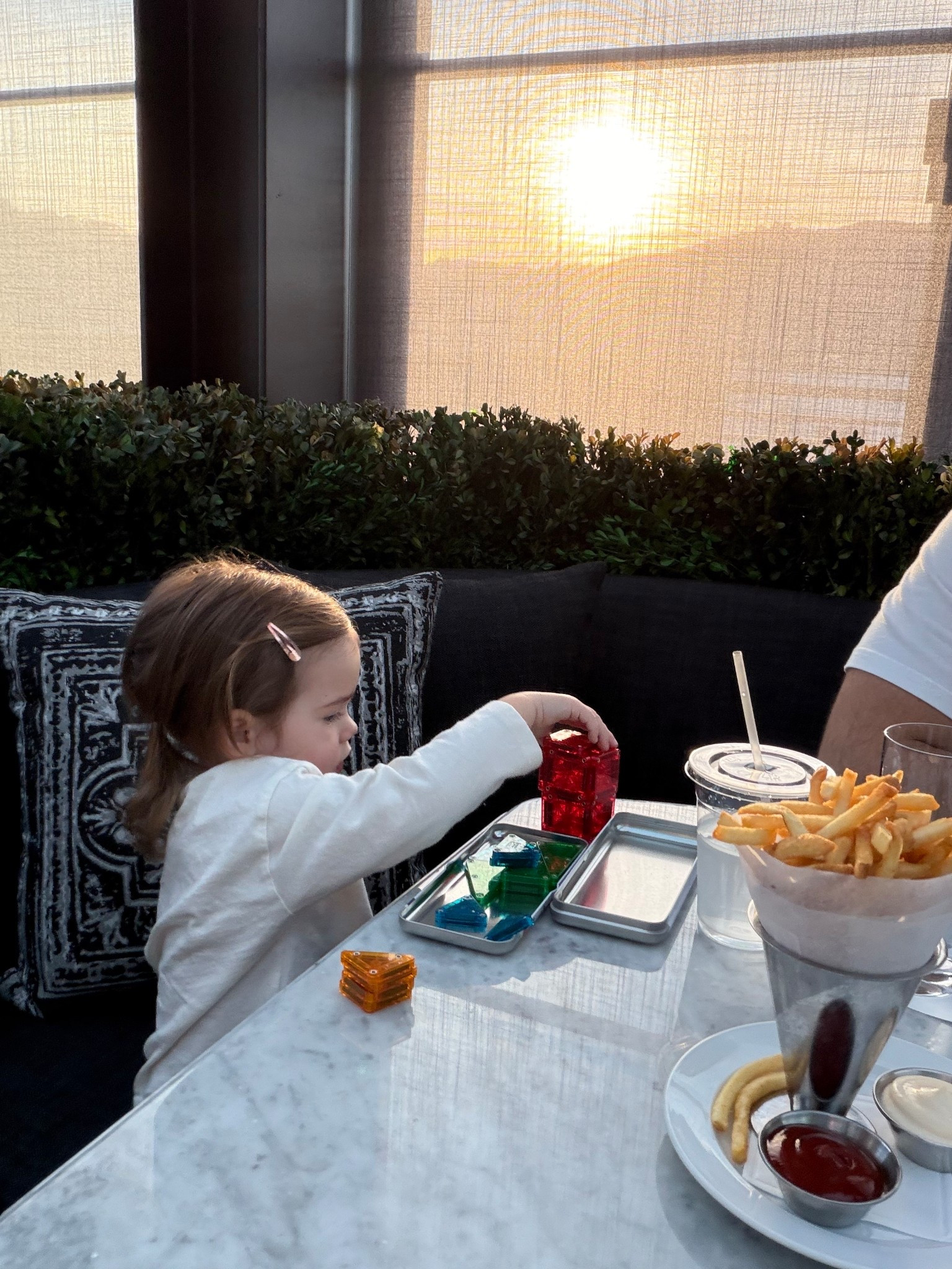 Best restaurant entertainment for toddler 
