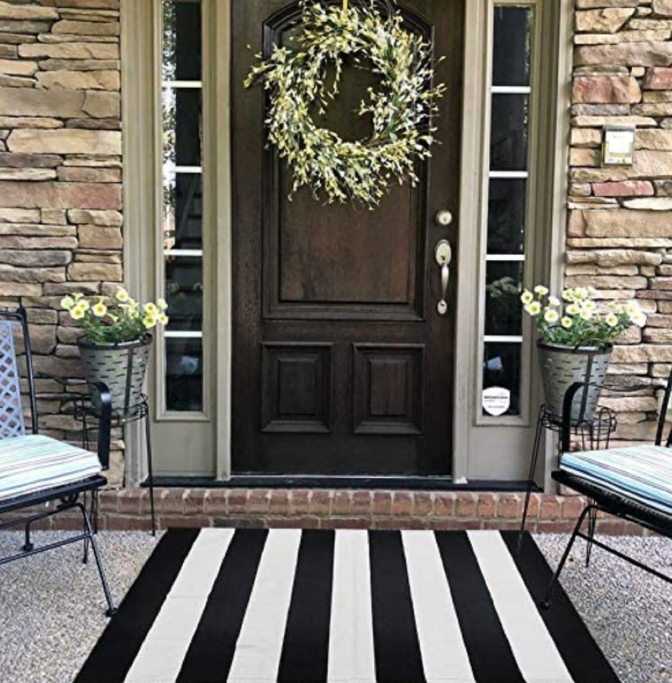 Amazon black and white rug linked here!! #rug #outdoormat #forthehome #homedecor 

#LTKSeasonal #LTKHoliday #LTKhome