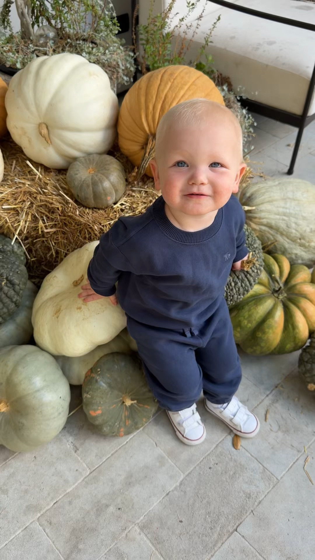 Some of our @abercrombiekids fall favorites 🍁🍂 the softest sweat set & flannel!! All details are linked in my bio! #AbercrombiePartner