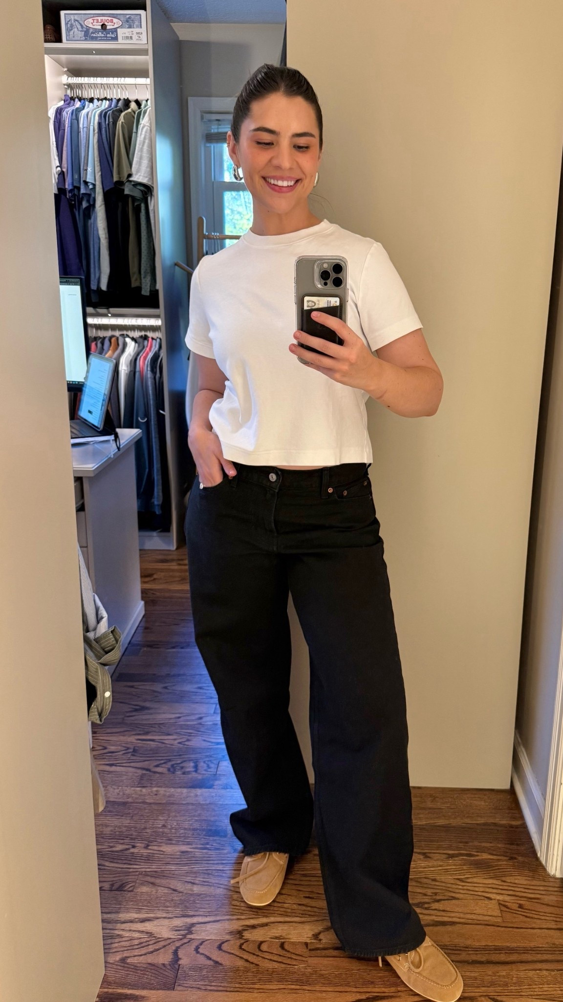 Abercrombie low rise ultra loose jean #abercrombie #abercrombiejeans #ultraloosejean #denim #lowrisejean #blackdenim #baggydenim

#LTKootd #LTKFindsUnder100