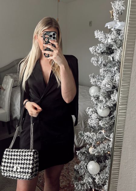 #ad For the chic city girl this holiday season 🖤 
I love the cape sleeve detail of this versatile black blazer dress. I’m wearing a size small and would say it runs slightly big. #argirl #adelynraepartner

#LTKHoliday #LTKSeasonal #LTKGiftGuide