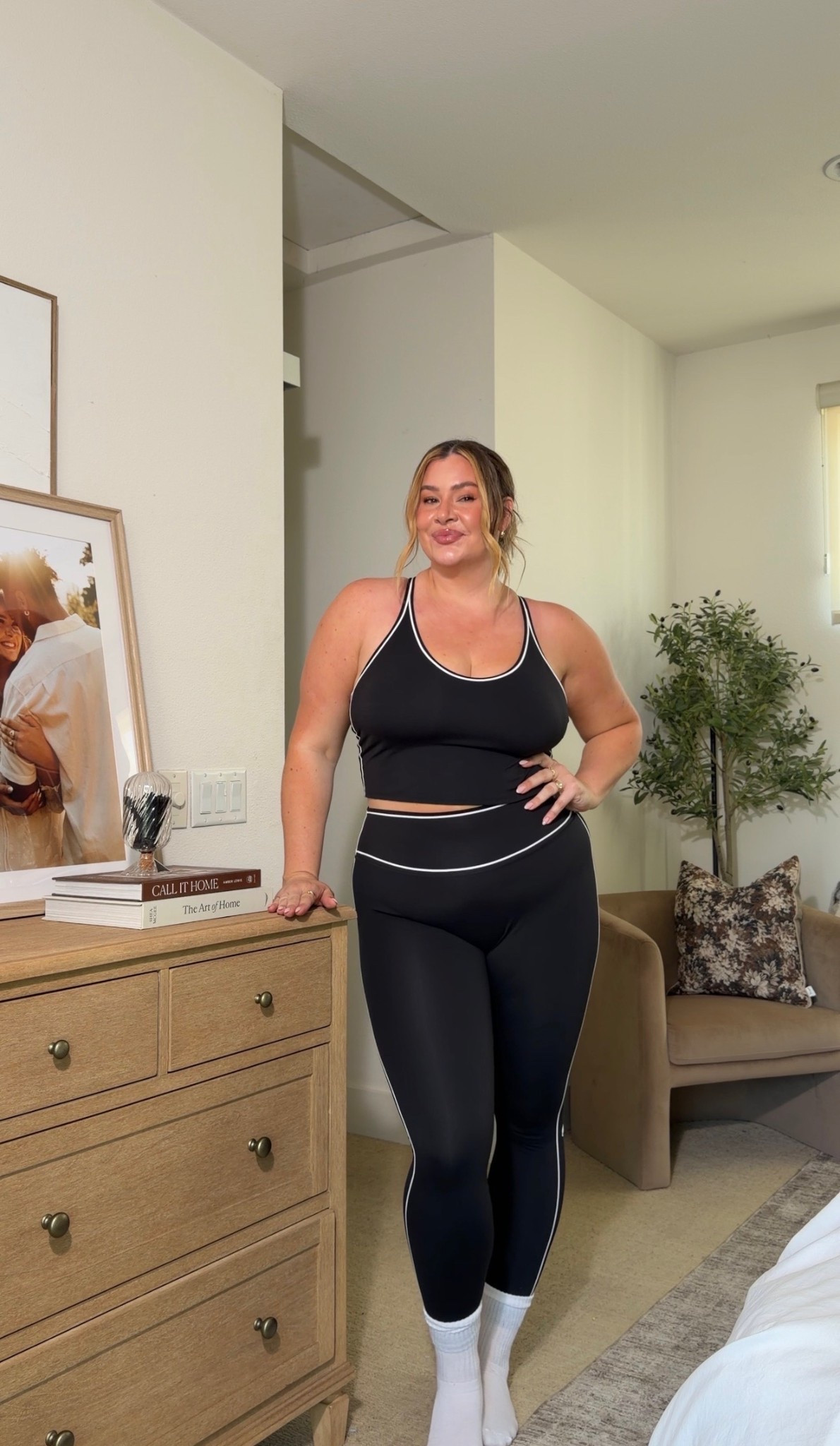 wearing an XL in everything :) if you wanna get it all heavily discounted, here’s the membership (optional membership fee) sign up: fabletics.com/VanessaEtheridge - it’s the cheapest way i’ve found to build a cute gym outfit wardrobe 🤎