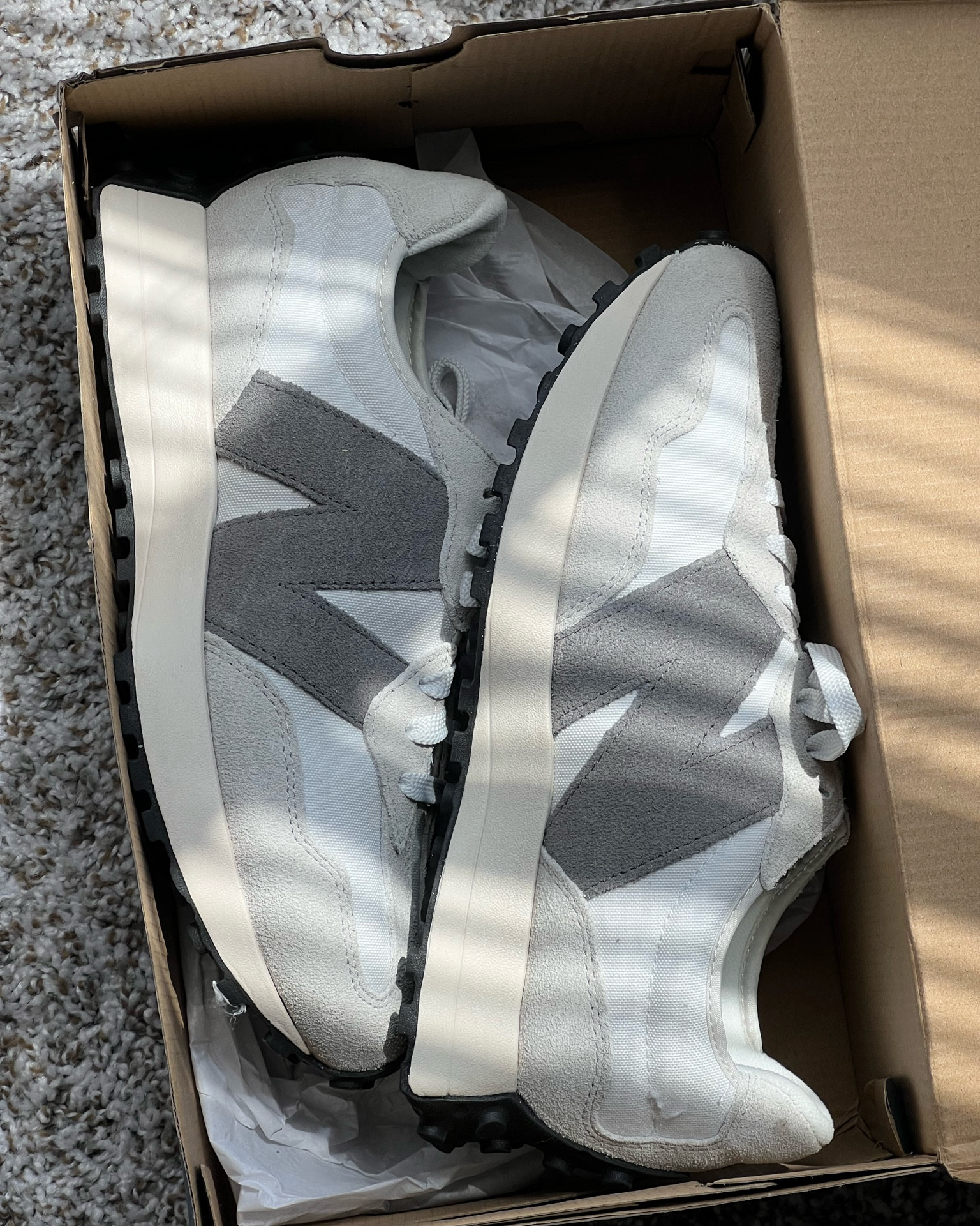 my fav new balances!!🪩✨🤍
new balance 327🥹

#LTKcurves #LTKshoecrush #LTKmidsize