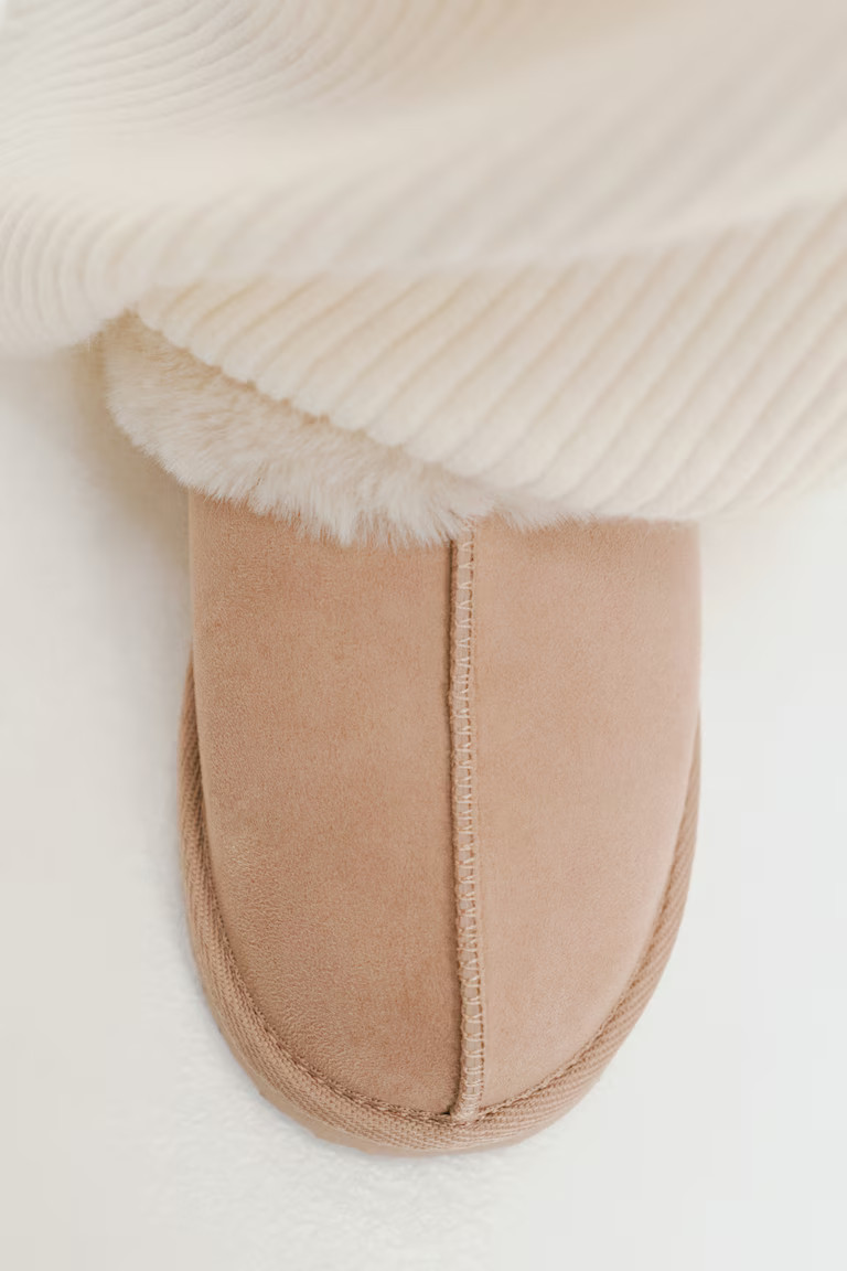 H & M - Warm-lined slippers - Beige | H&M (UK, MY, IN, SG, PH, TW, HK)