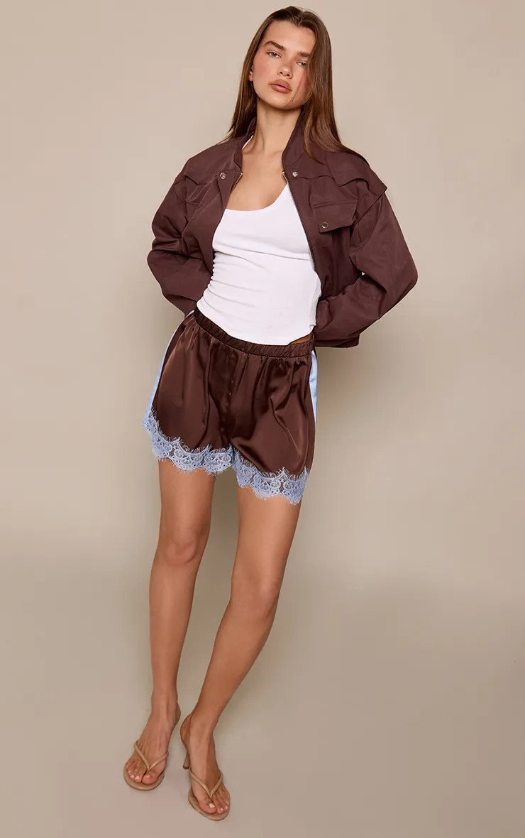 Chocolate Contrast Lace Stripe Waistband Detail Shorts | PrettyLittleThing | PrettyLittleThing UK