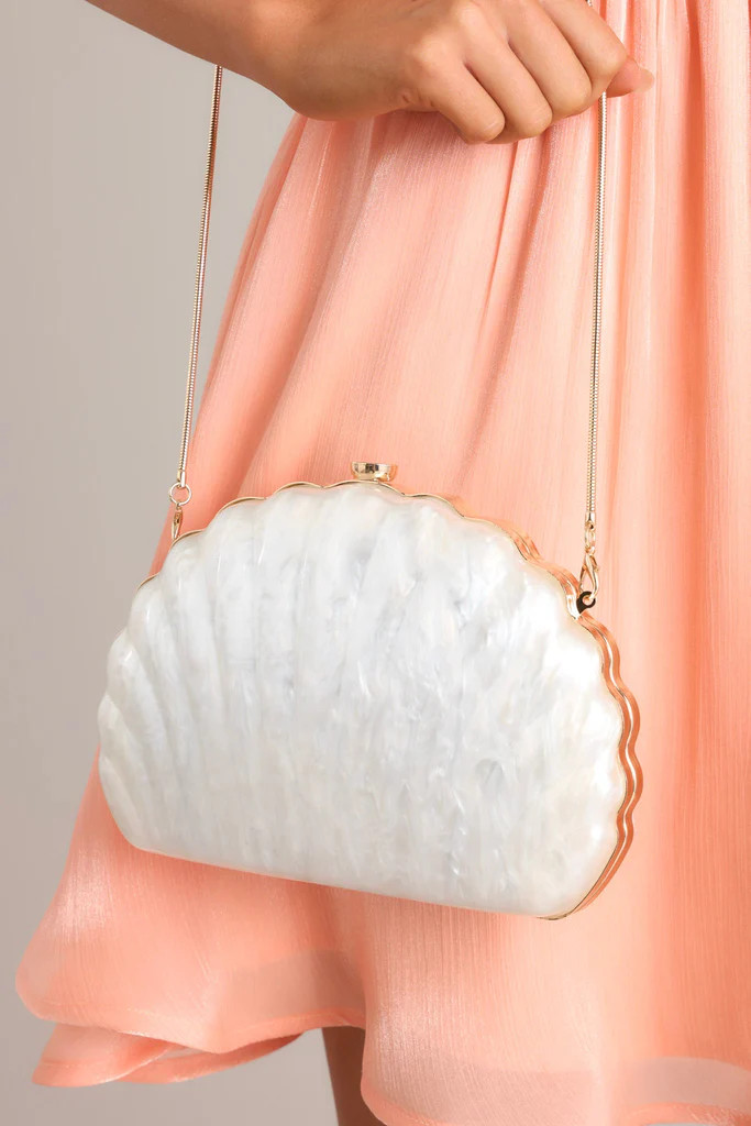 Opalescent Oasis Pearlescent Shell Clutch | Red Dress