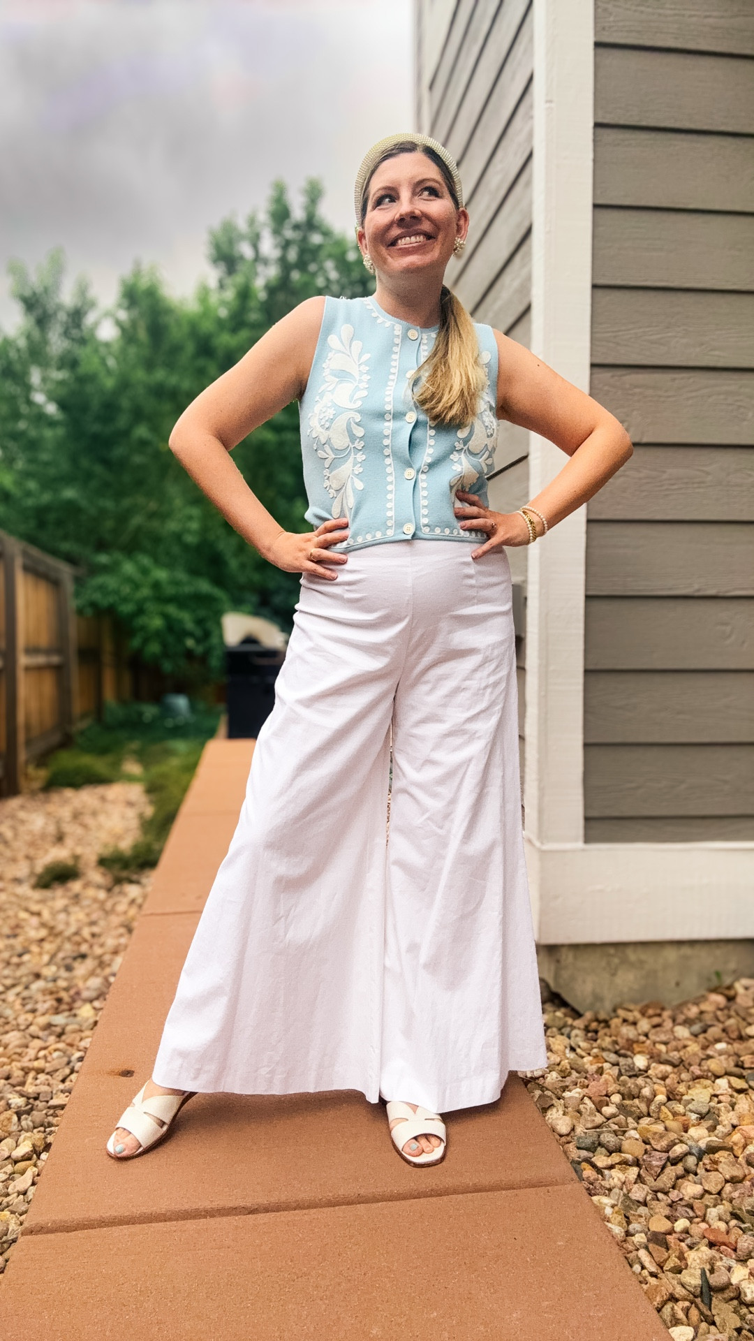 Look 12 - The Garden Society Chair
👒 The Garden Society

Somewhere between a summer luncheon on the lawn and a retro Riviera holiday, this outfit lives in its own dreamy little world. ✨ 

A little sweet, a little sharp, and just the right amount of unexpected.

#AvaraStyle #DillardsStyle #GardenSocietyCapsule #RetroFeminine #CapsuleWardrobe #ModernVintageStyle #WhitePantsOutfit #PreppyWithAPunch #SummerStyle2025 #LTKStyle #StyleInFullBloom

#LTKSaleAlert #LTKStyleTip #LTKSeasonal
