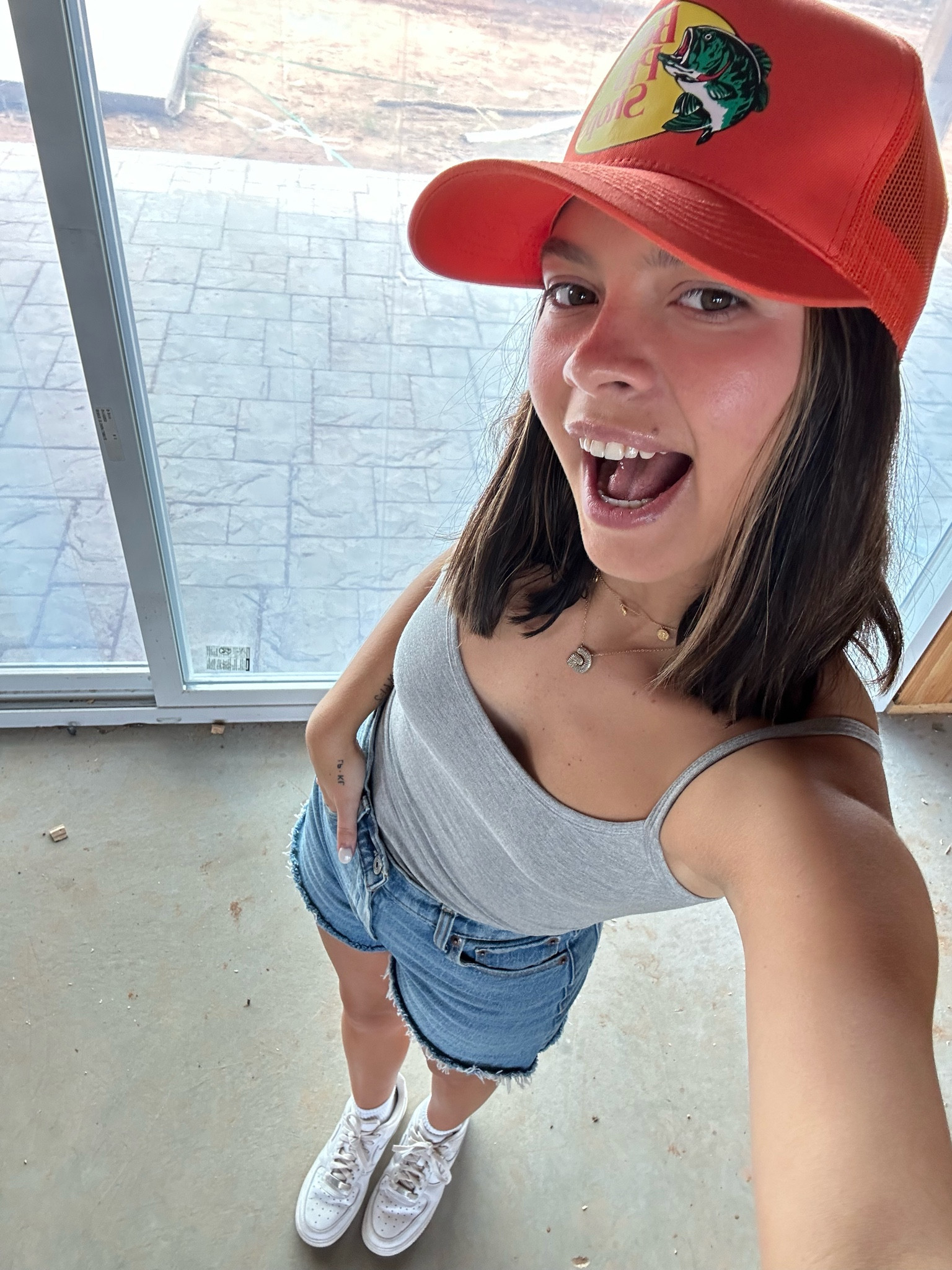 These Belen tanks are my staple now 🤍 the most comfy tank and able to wear braless 🙌 

Tanks, Belen, lifestyle, fashion finds, casual fit, Jean shorts 

#LTKbeauty #LTKstyletip