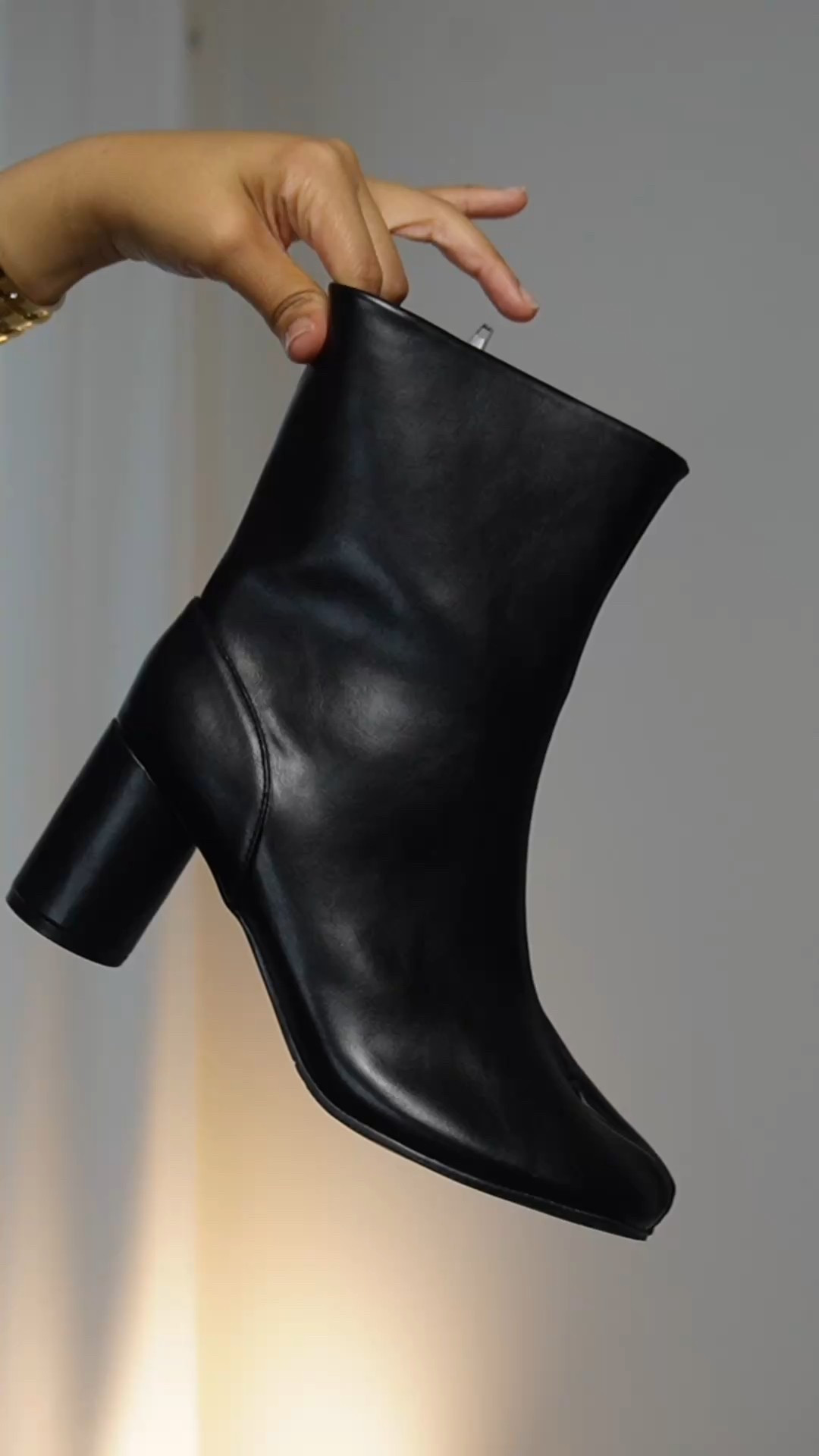 loving these tabi boots from amazon 🔥 these tabi ankle boots are so nice they will easily elevate any outfit giving you that expensive look for way less 🖤 | #amazonfashion #amazonfashionhaul #amazonfashionfinds #chynahj 