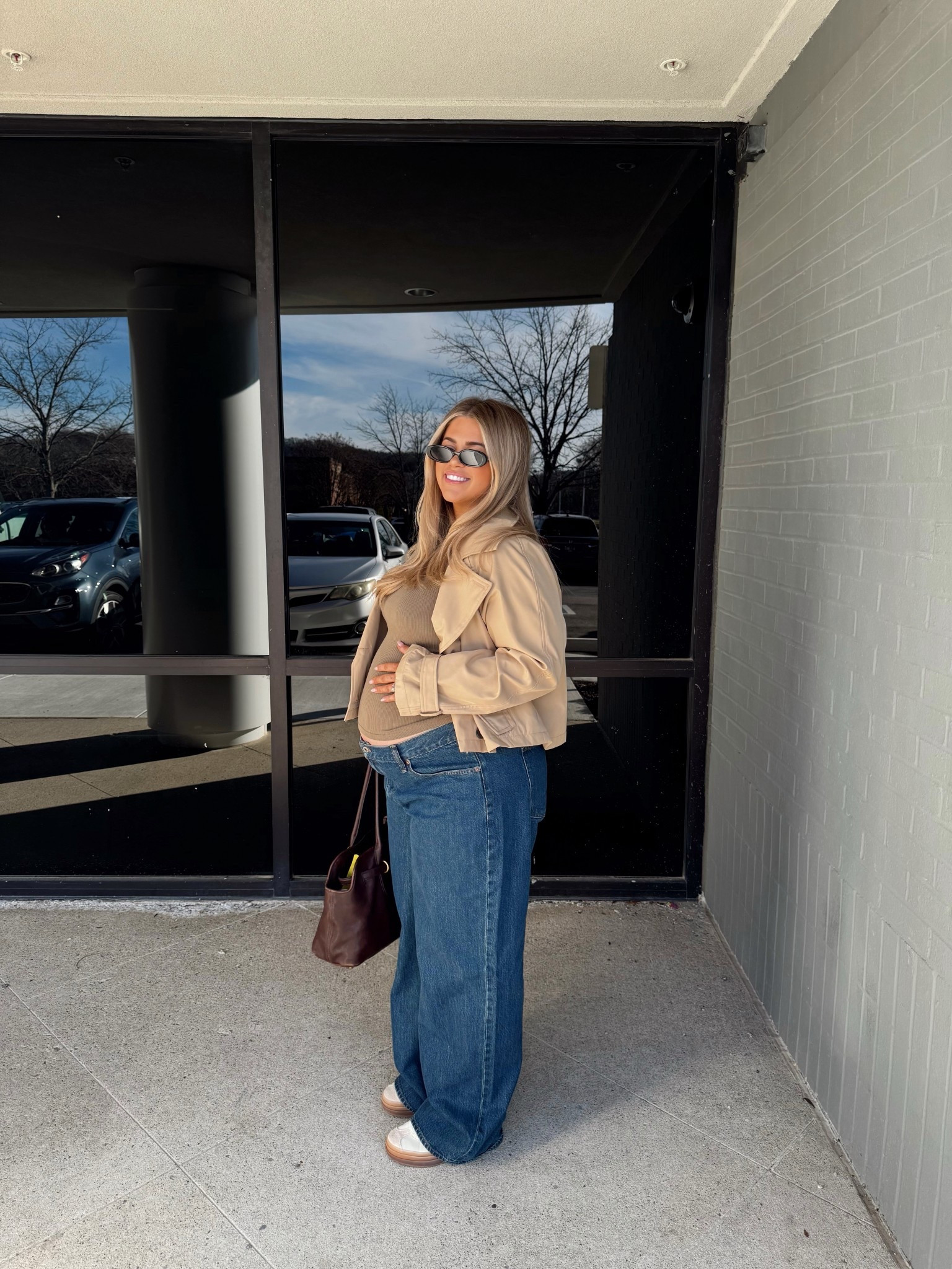Today’s fit for 25 week appointment!! First time wear my pants under my belly, we’re at that point 😂 

These are my fave jeans (not pregnant) I just sized up from a 31 to a 34 — the crotch is a tiny bit saggy cause I’m short but we just go with it! 

Tank — medium (very stretchy) 
Jacket — Marshall’s but linked similar from Amazon. 
Jeans — 34 long 