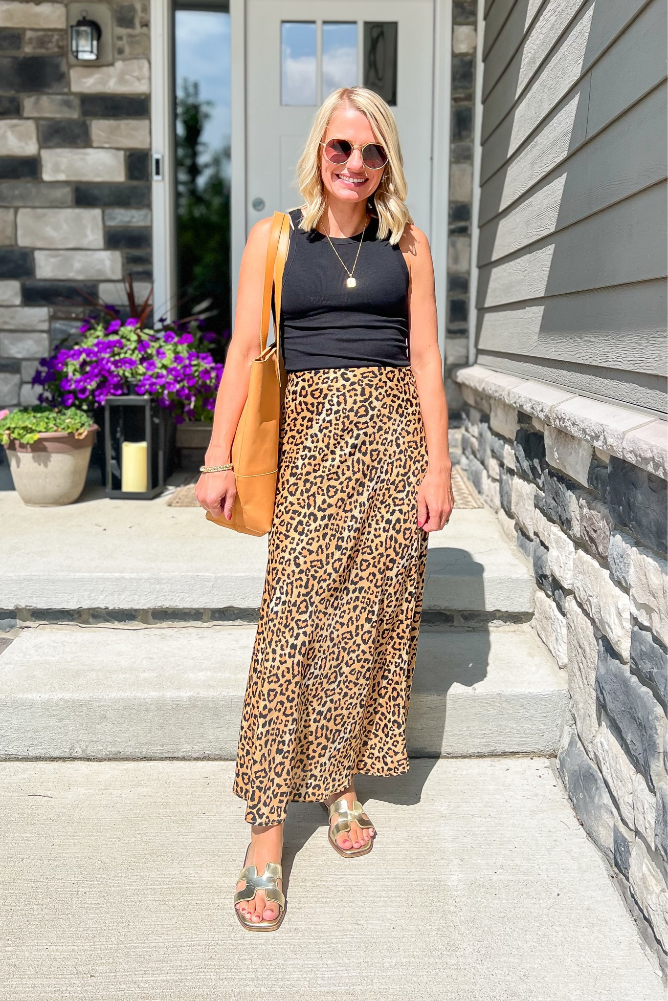 What I wore this week. Mom-friendly outfit idea! Top- small || skirt- xs (runs big, size down)

#LTKSeasonal #LTKStyleTip #LTKFindsUnder50