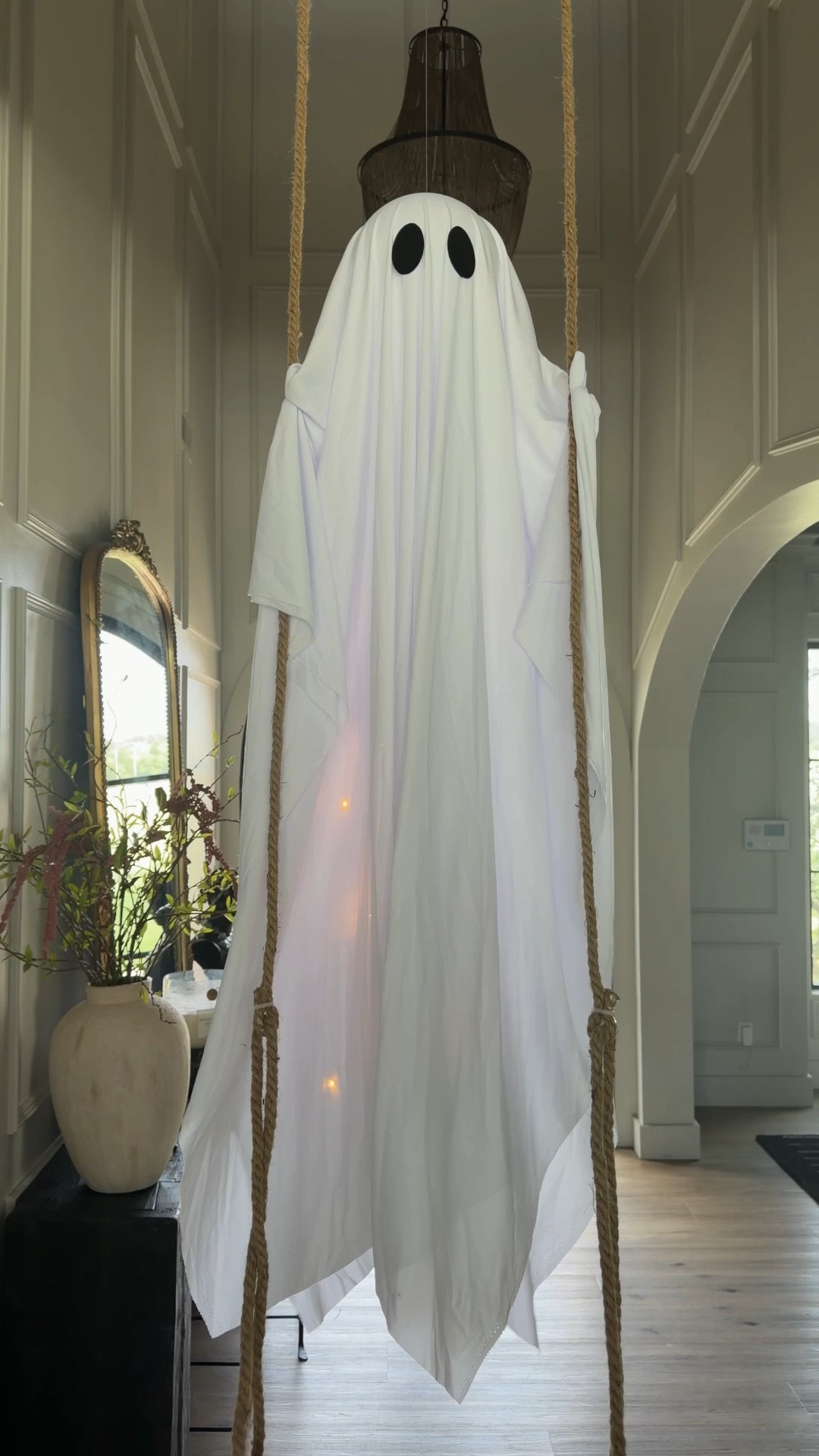 Viral swinging ghost

#LTKOver40 #LTKHome