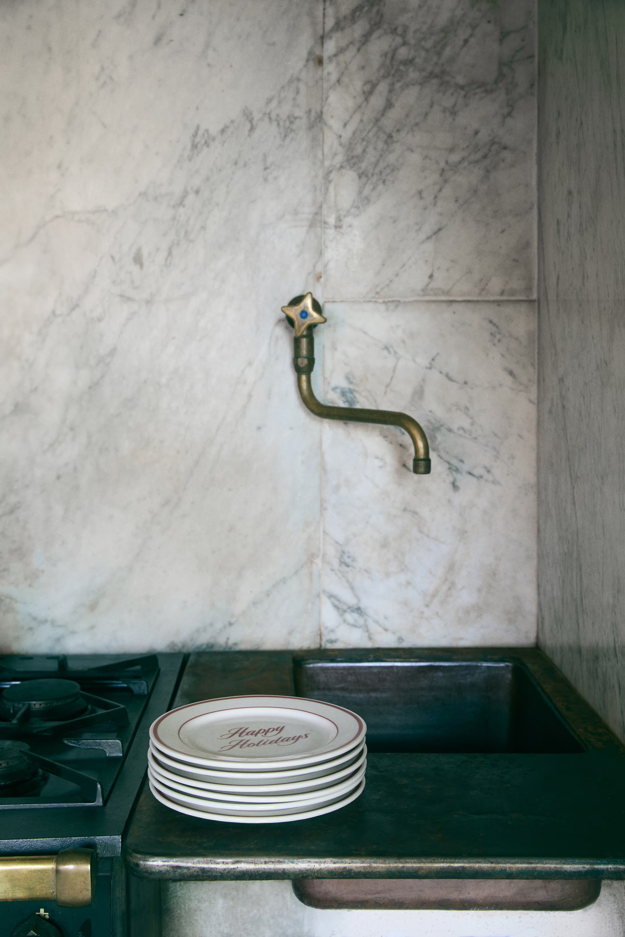 Medium-Sized Porcelain Plate | H&M (US + CA)