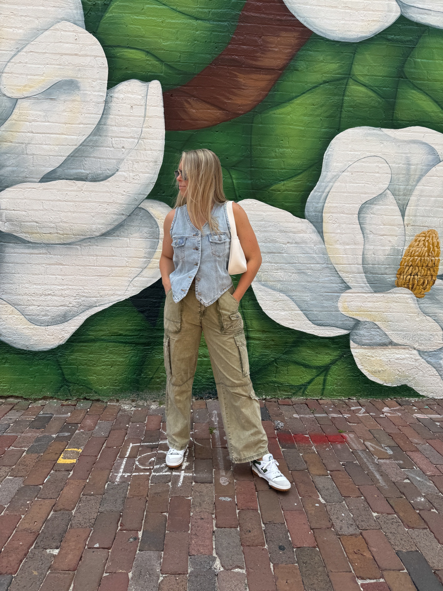 Summer fit 

Top: medium
Pants: mediumm 
Shoes: 5.5 

#LTKSaleAlert #LTKStyleTip