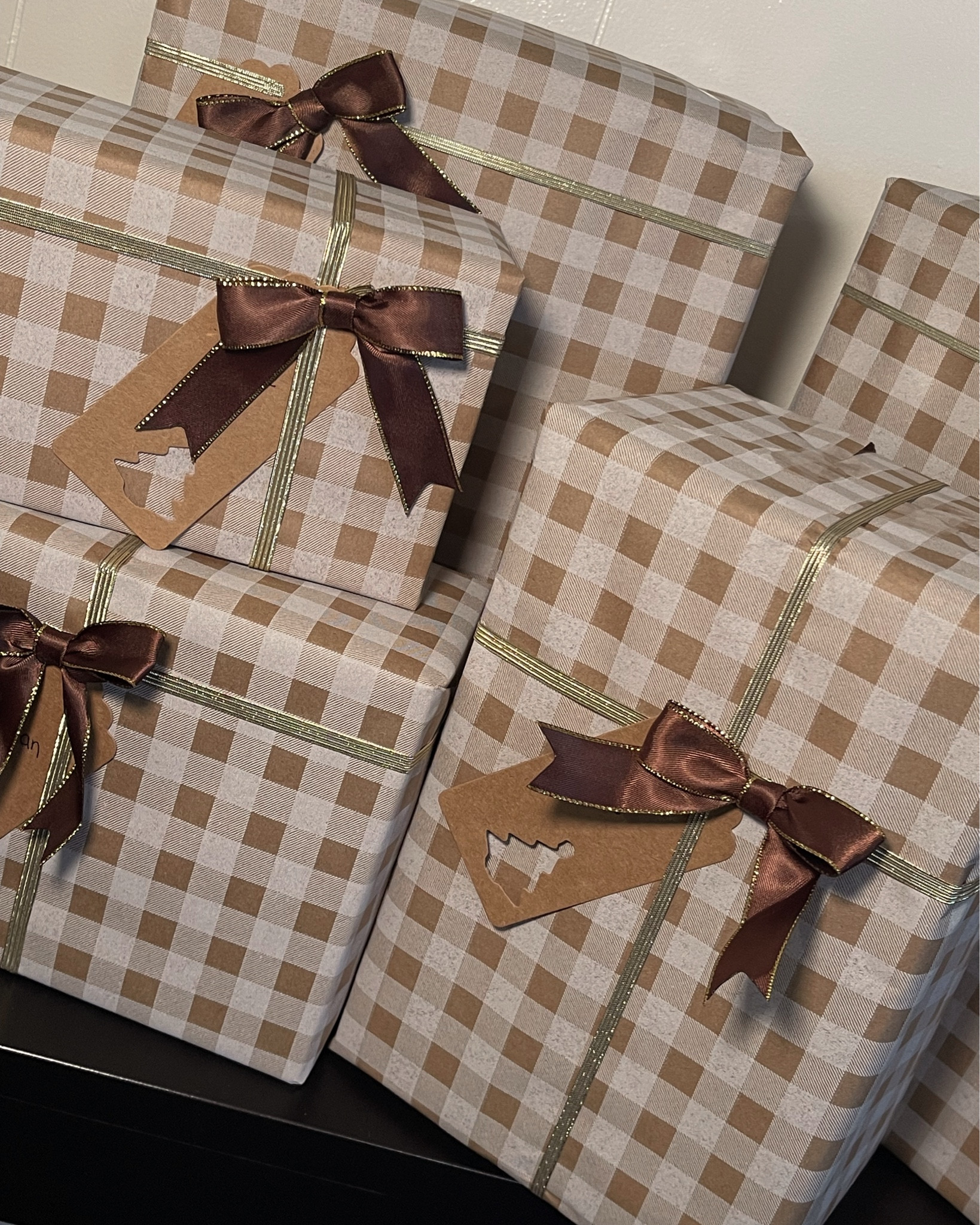 This years Christmas wrapping paper ✨

The wrapping paper is from Dollar Tree, but I couldn’t find it online so I tagged some similar ones.

#LTKHoliday #LTKHome #LTKSeasonal