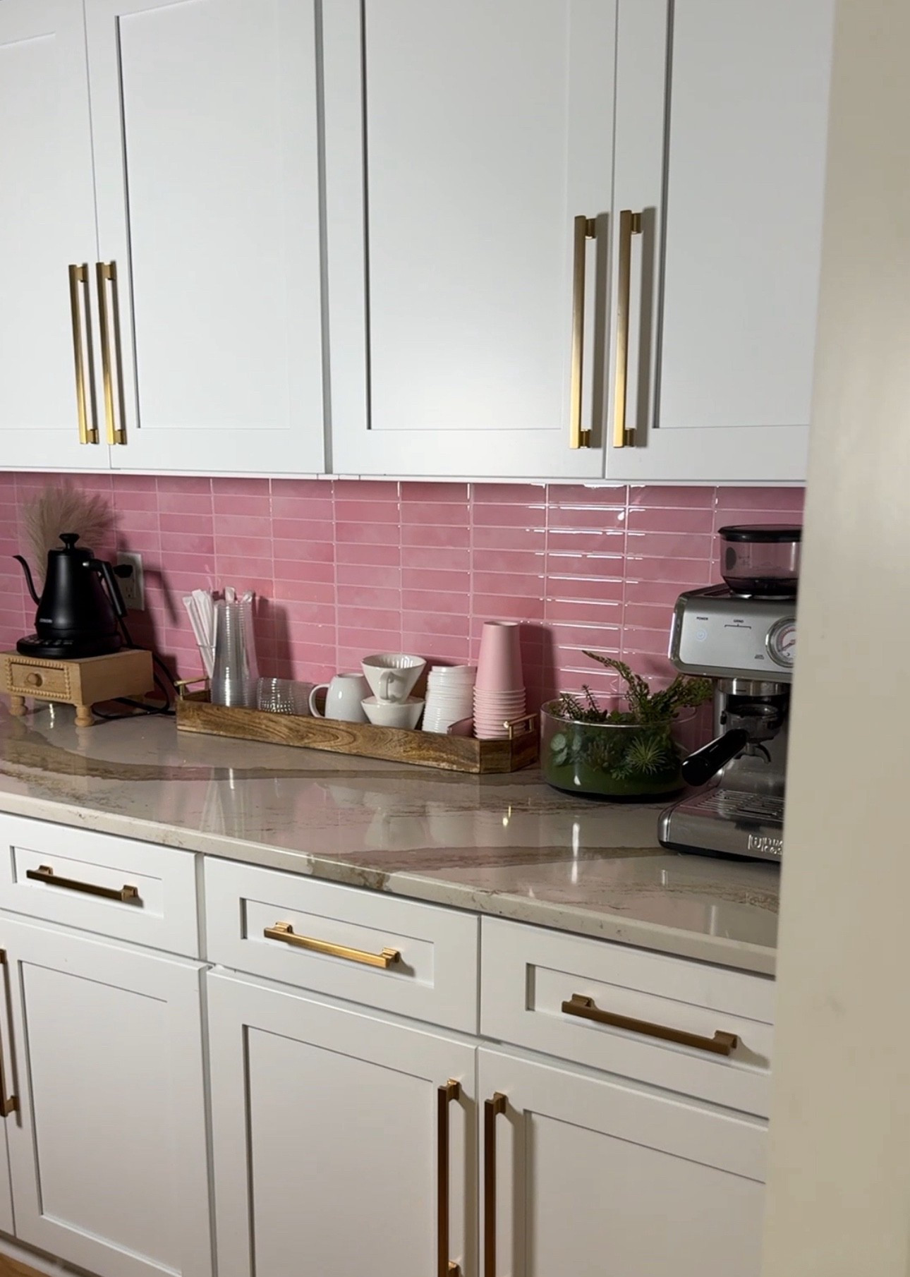 Easy DIY backsplash - affordable and renter friendly 

#LTKHome