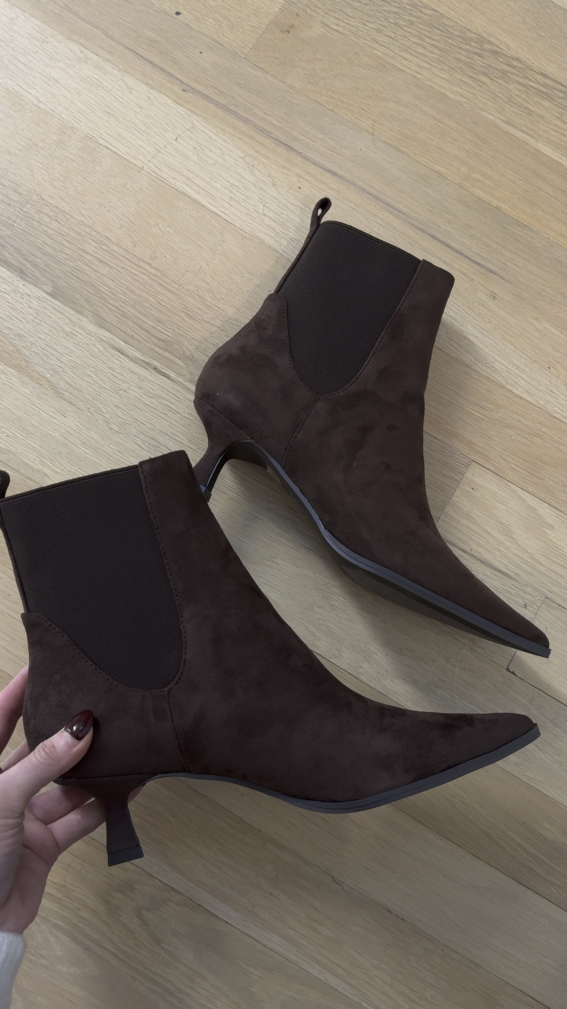 Found the perfect brown bootie for fall ! Got mine at Nordstrom and they come in 4 colors. I sized up a half size ! 

Faux suede booties 
Brown booties 
Chocolate brown booties 
Gifts for her 
Fall boots 
Fall outfits 


#LTKSaleAlert #LTKGiftGuide #LTKHoliday