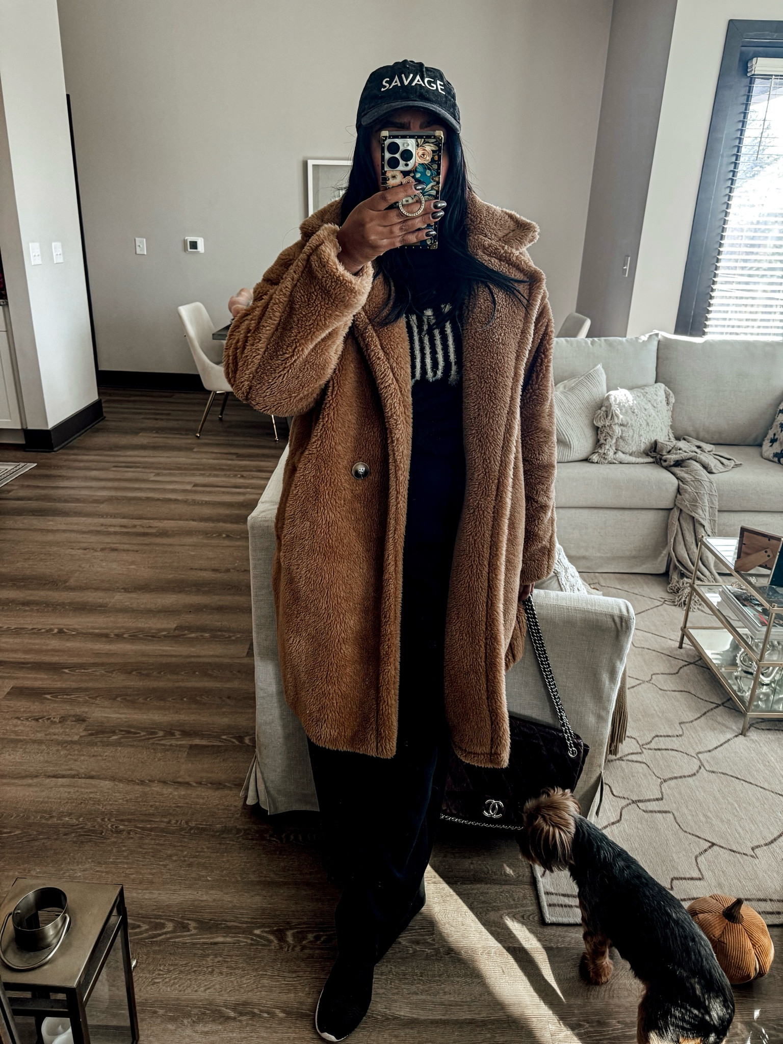 Linking similar coat & handbag options to help you recreate this look.

•Long Teddy Coat
•Chanel Lambskin Quilted Maxi Chain Around Flap Bag


#LTKSeasonal #LTKStyleTip #LTKItBag