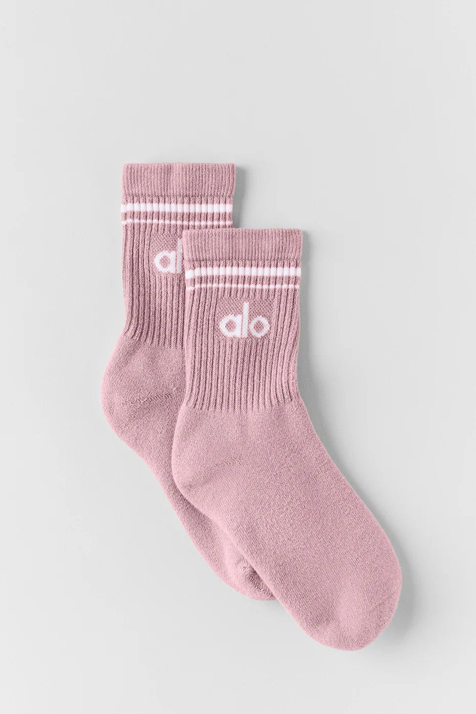 ALO | Half-Crew Throwback Socks in Vintage Pink/White, Size: Small | Alo Yoga (US)