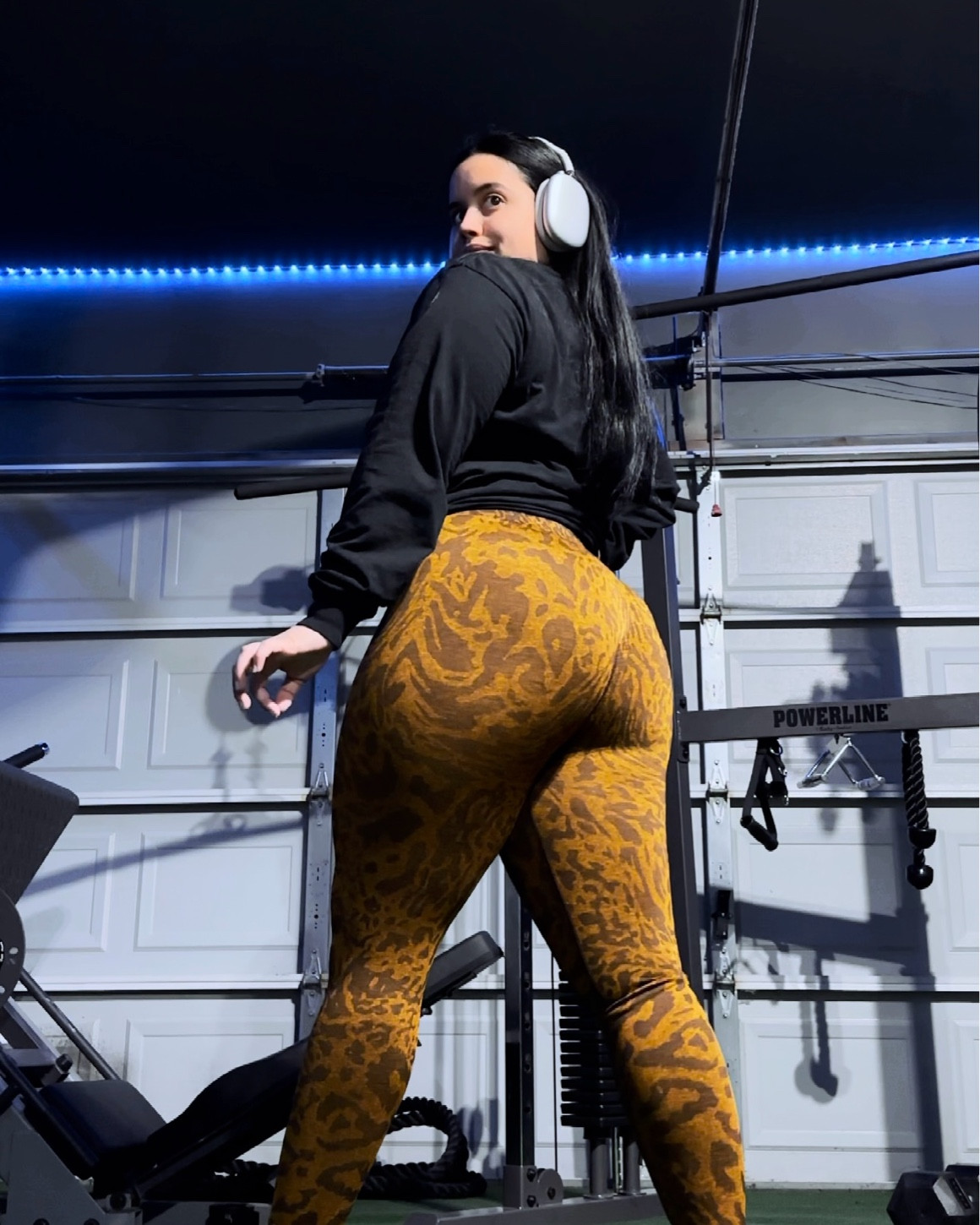 Love the print and color of these Gymshark Leggings! This one is in size Large (fits more comfortably), and the other one in blue is a size Medium (fits more compressed).