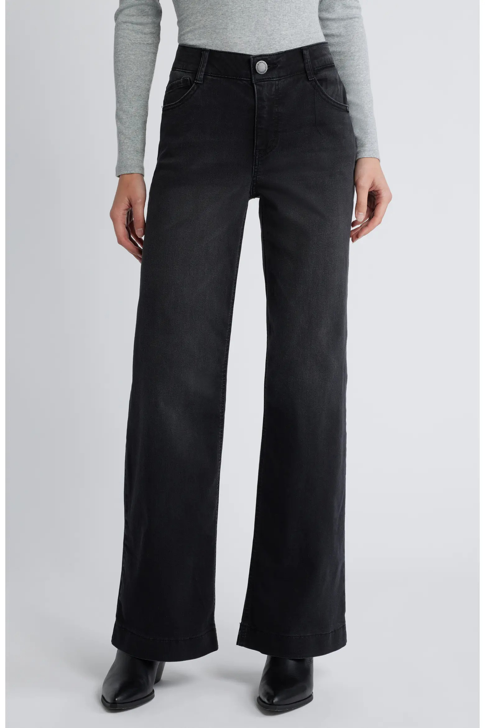 The Nordstrom Anniversary Sale early preview is finally here and the denim lineup is EVERYTHING 🤍 If you’re building that perfect wardrobe, this is your sign to grab those must-have jeans before they sell out. Think timeless straight fits, flattering wide leg styles, classic bootcut, and those dreamy flared silhouettes that elevate every outfit instantly. These are the kind of denim pieces you’ll wear on repeat all year long—effortless, chic, and totally worth it. Don’t wait… the best picks always go first 🛍️✨

#NordstromAnniversarySale #DenimFinds #MustHaveJeans #WardrobeEssentials #DenimCollection #WideLegJeans #StraightLegJeans #FlaredJeans #BootcutJeans #EverydayStyle #EffortlessOutfits #ClosetStaples #StyleOnRepeat #ChicStyle #FallWardrobe #LTKStyle #LTKFinds #LTKDenim #LTKSaleAlert #SaleSeason #FashionDeals #ClosetRefresh #TrendingNow #MinimalStyle #CapsuleWardrobe #DenimLovers #DailyOutfits #OOTDInspo #NeutralStyle #StyleInspo 

 #LTKSeasonal #LTKU #LTKSaleAlert