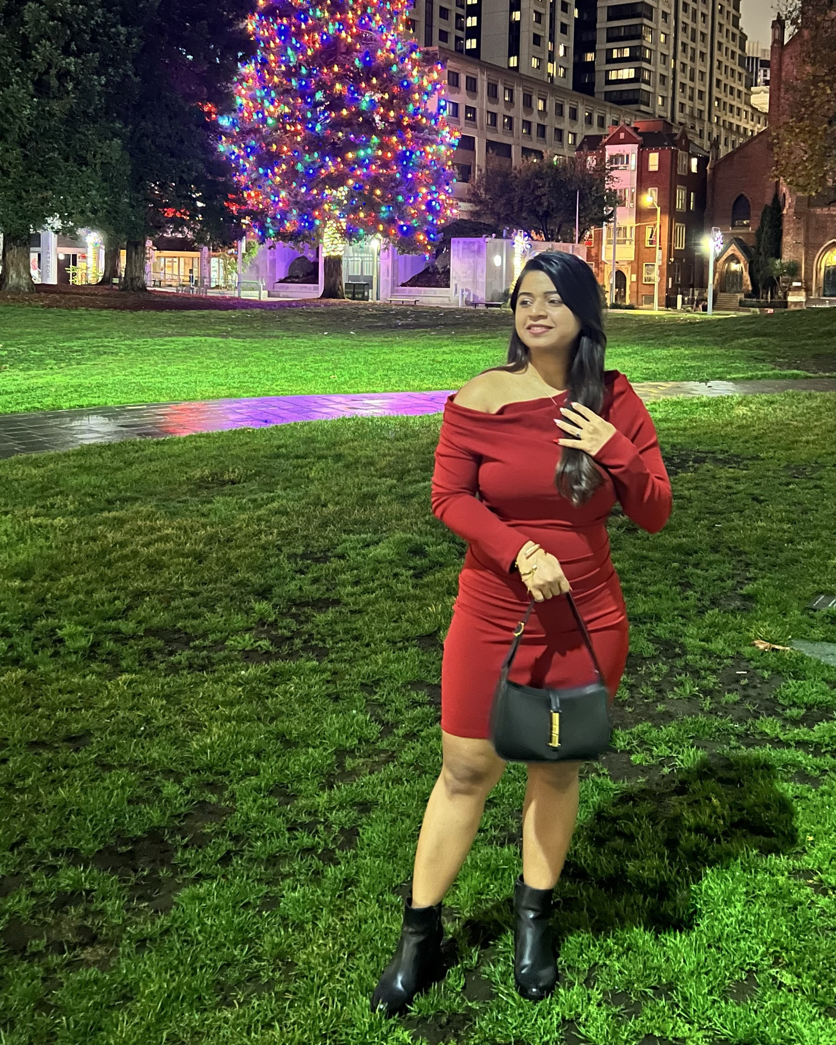  the dress does all the talking 🔥
This red off-shoulder beauty is a must for your wardrobe.
Shop it on LTK ❤️

#LTKHoliday #LTKBeauty #LTKootd
