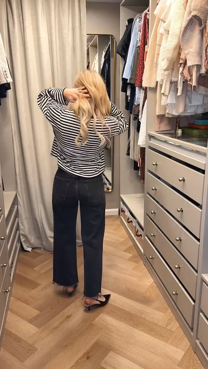 Stripe tee
Black jeans
Cropped wide leg black jeans 


#LTKootd #LTKdayinmylife #LTKSeasonal