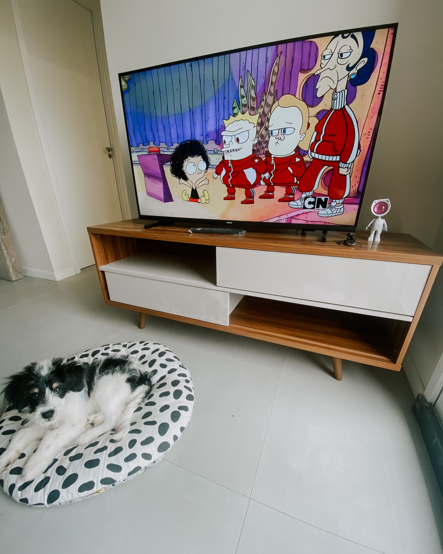 Rack off white e freijó perfeito! Em breve nosso painel estará completando o conjunto. Compre as peças separadamente ou o conjunto! 

#LTKbrasil